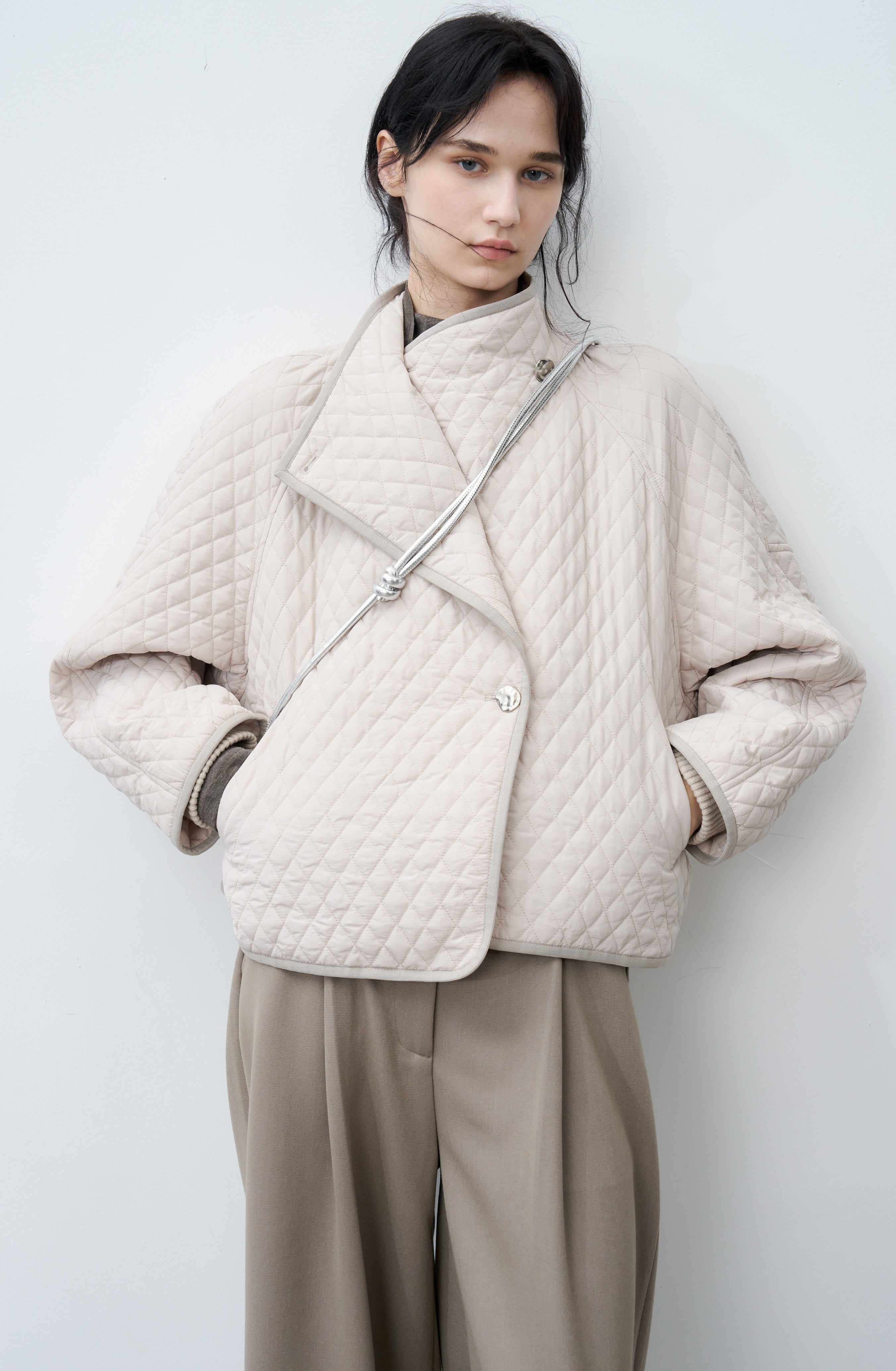 EDGE LAPEL QUILTED JACKET
