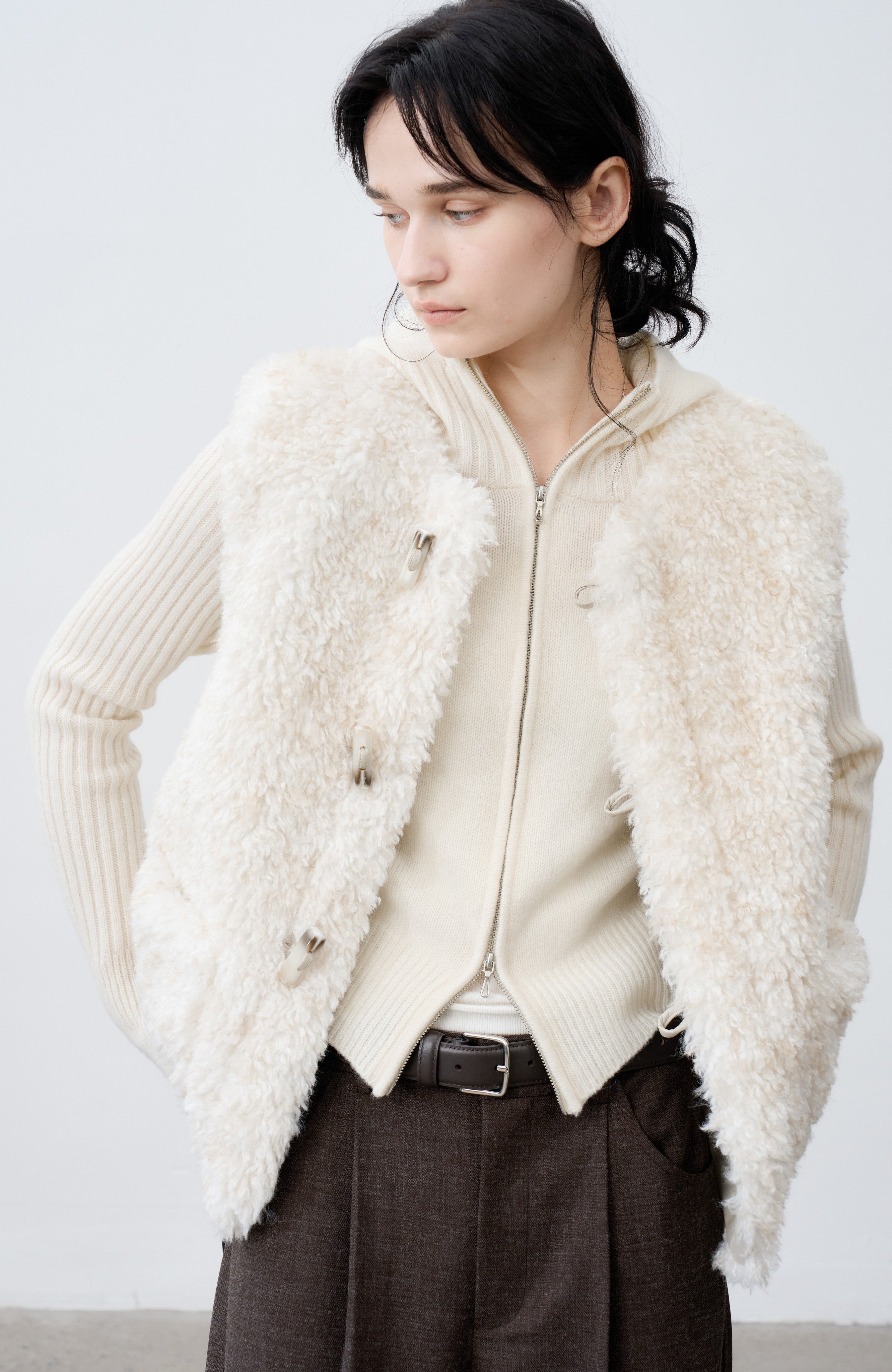 REVERSIBLE SOFT BOA VEST / 리버시블 소프트 보아 베스트