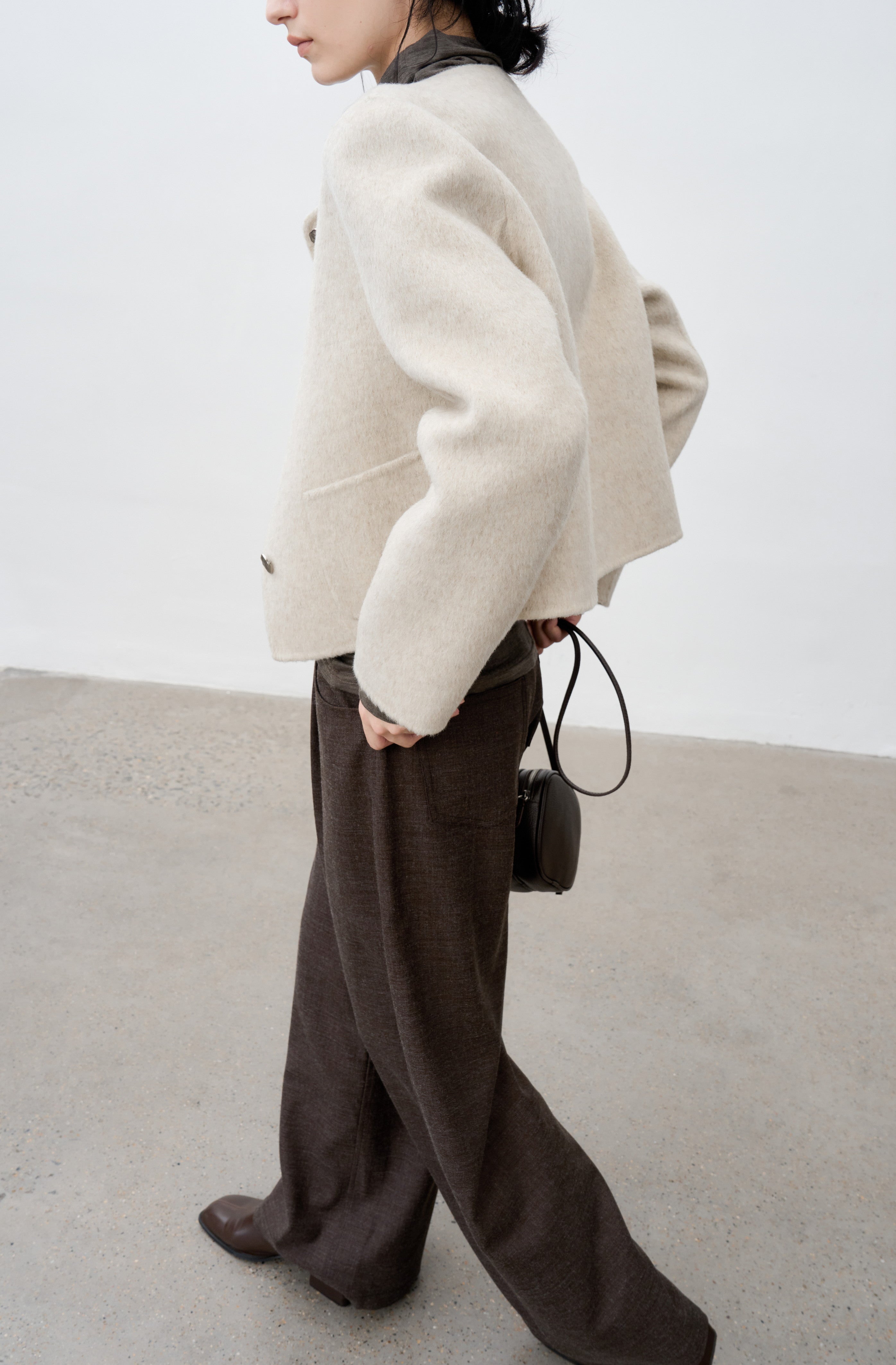 CLASSIC WOOL SHORT COAT / 클래식 울 쇼트 코트