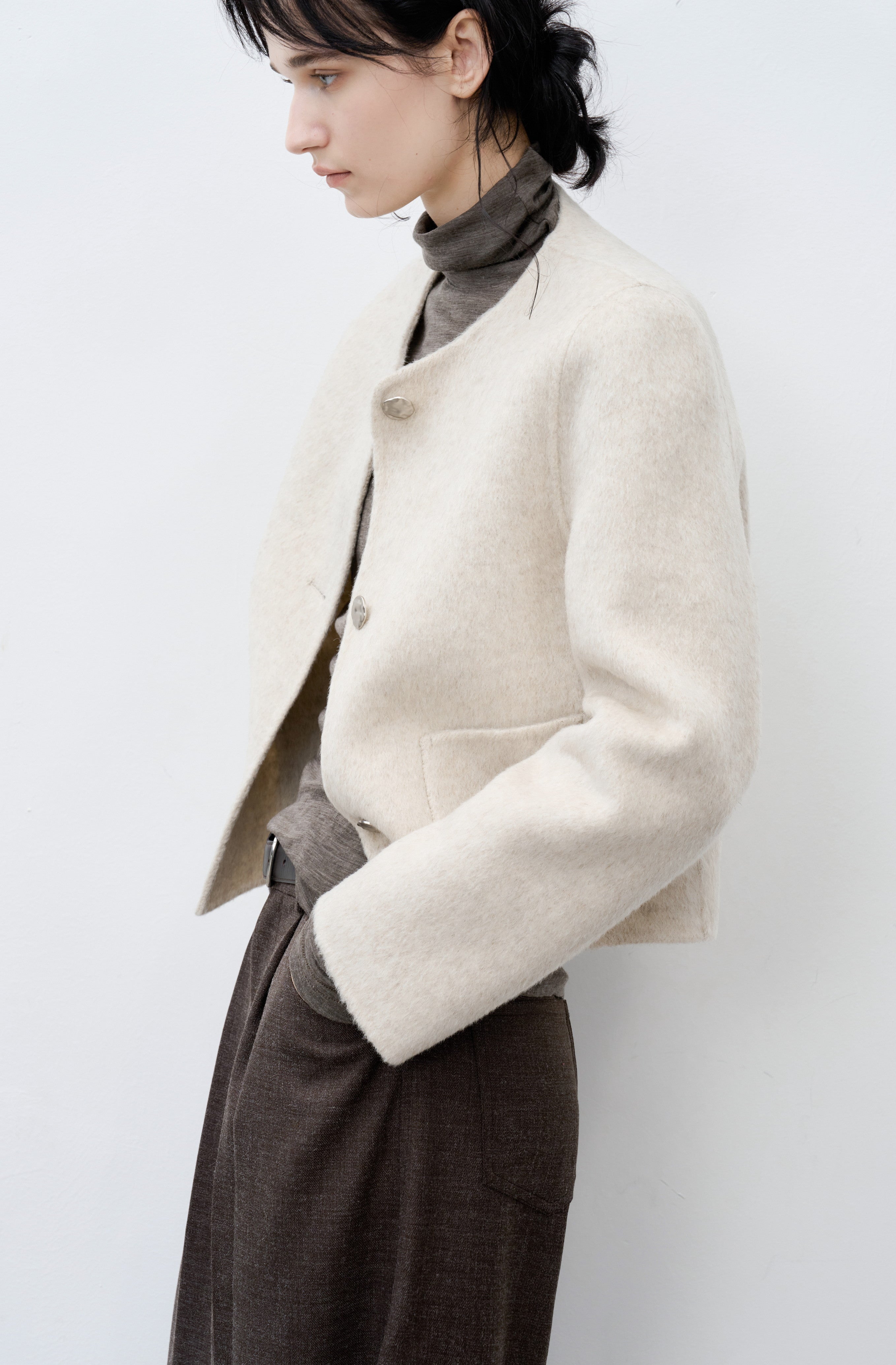 CLASSIC WOOL SHORT COAT / 클래식 울 쇼트 코트