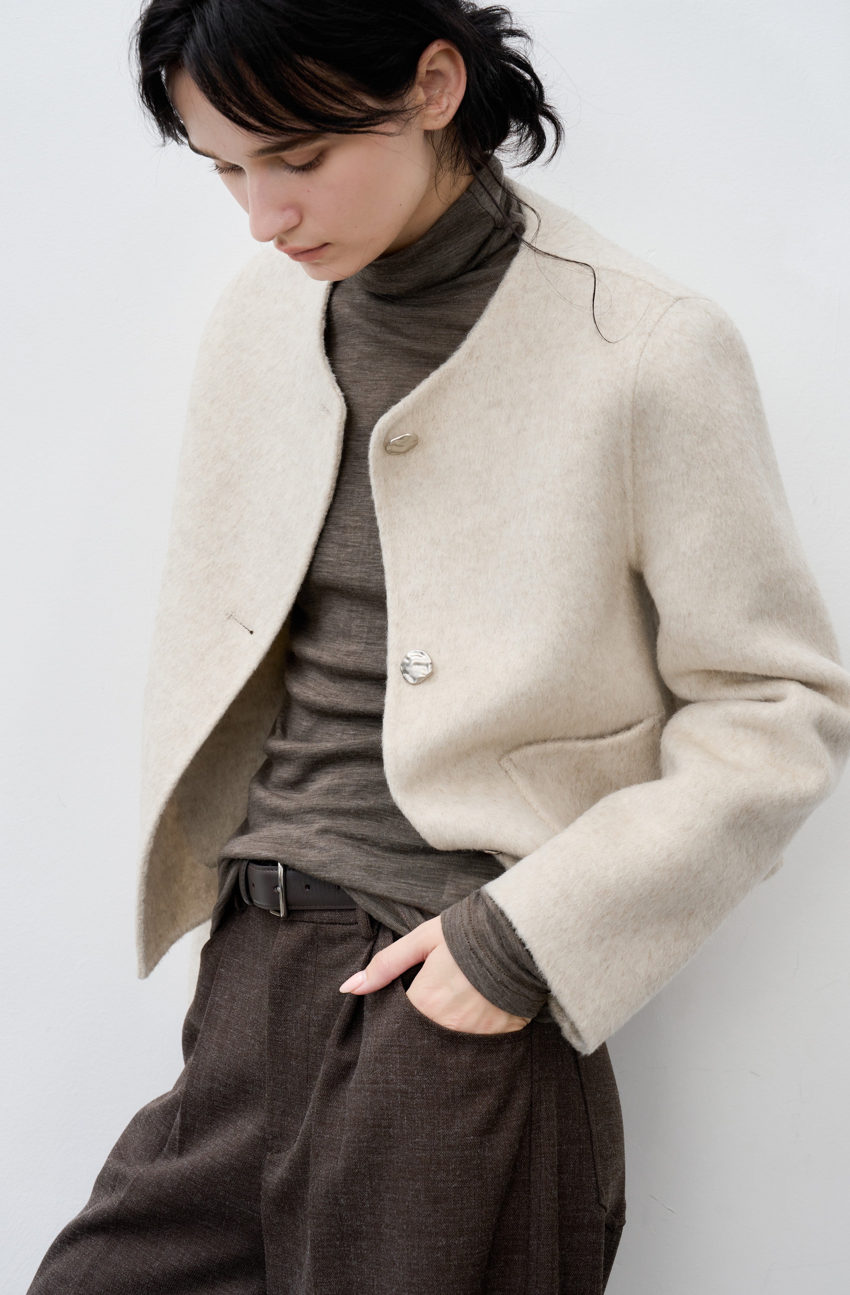 CLASSIC WOOL SHORT COAT / 클래식 울 쇼트 코트