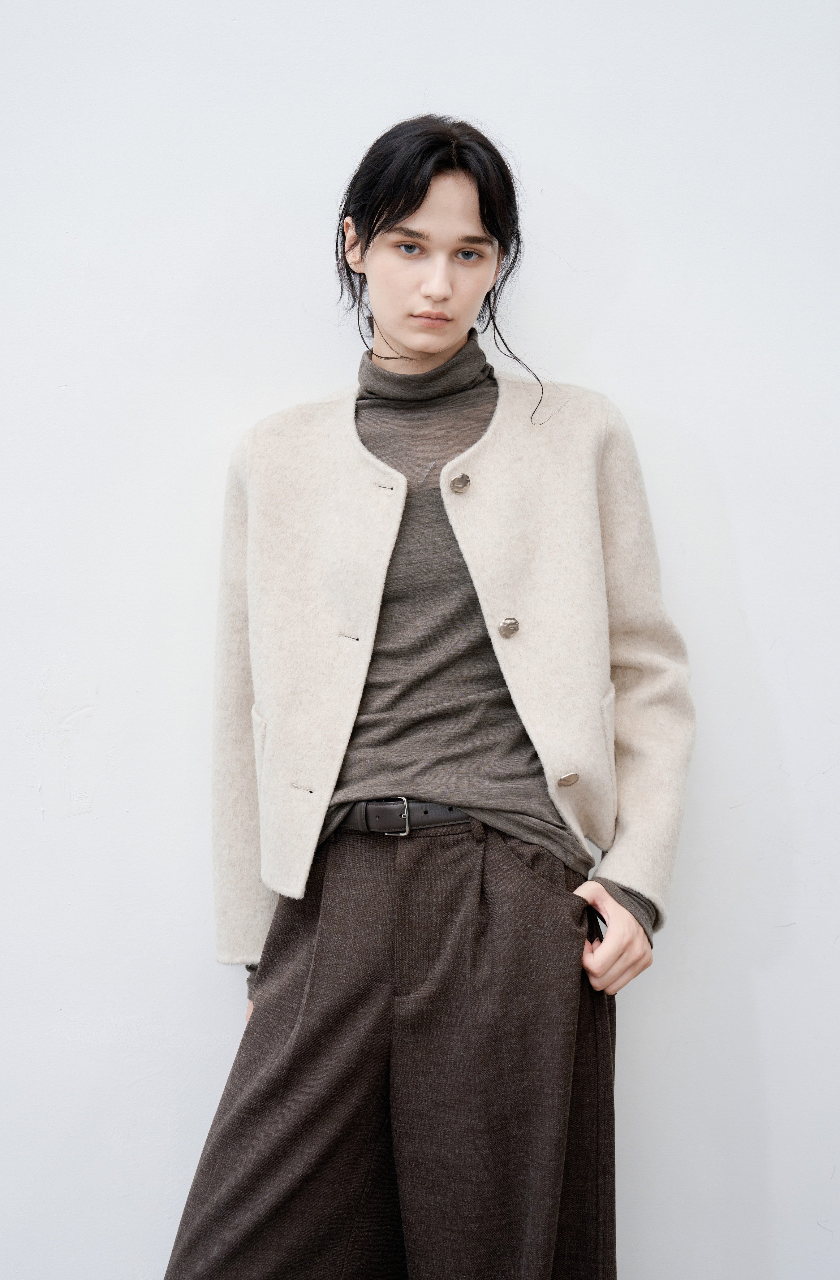 CLASSIC WOOL SHORT COAT / 클래식 울 쇼트 코트