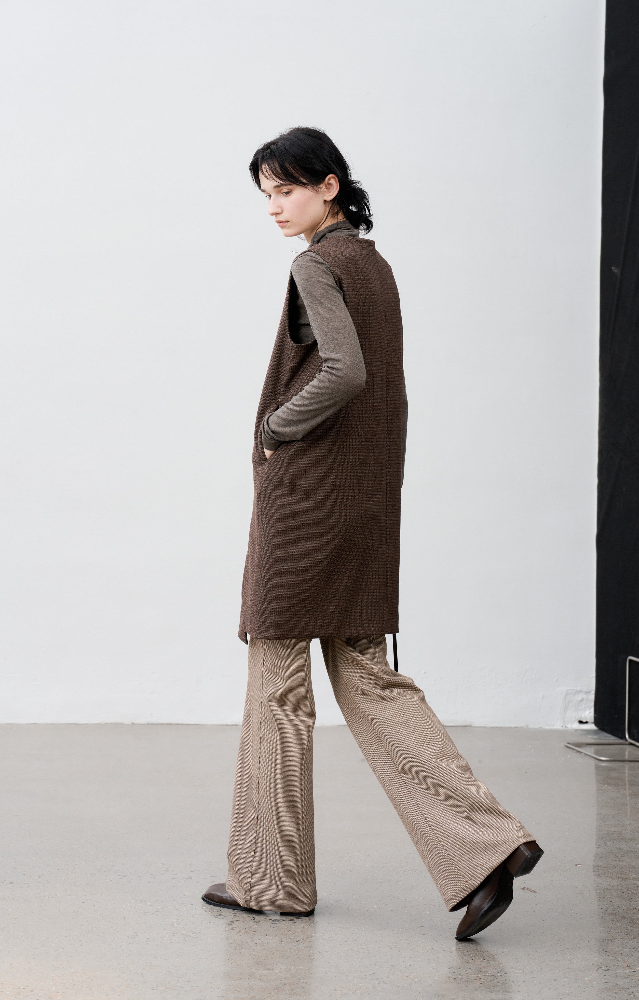 HOUNDSTOOTH FLARE PANTS / Houndstooth pattern flare pants