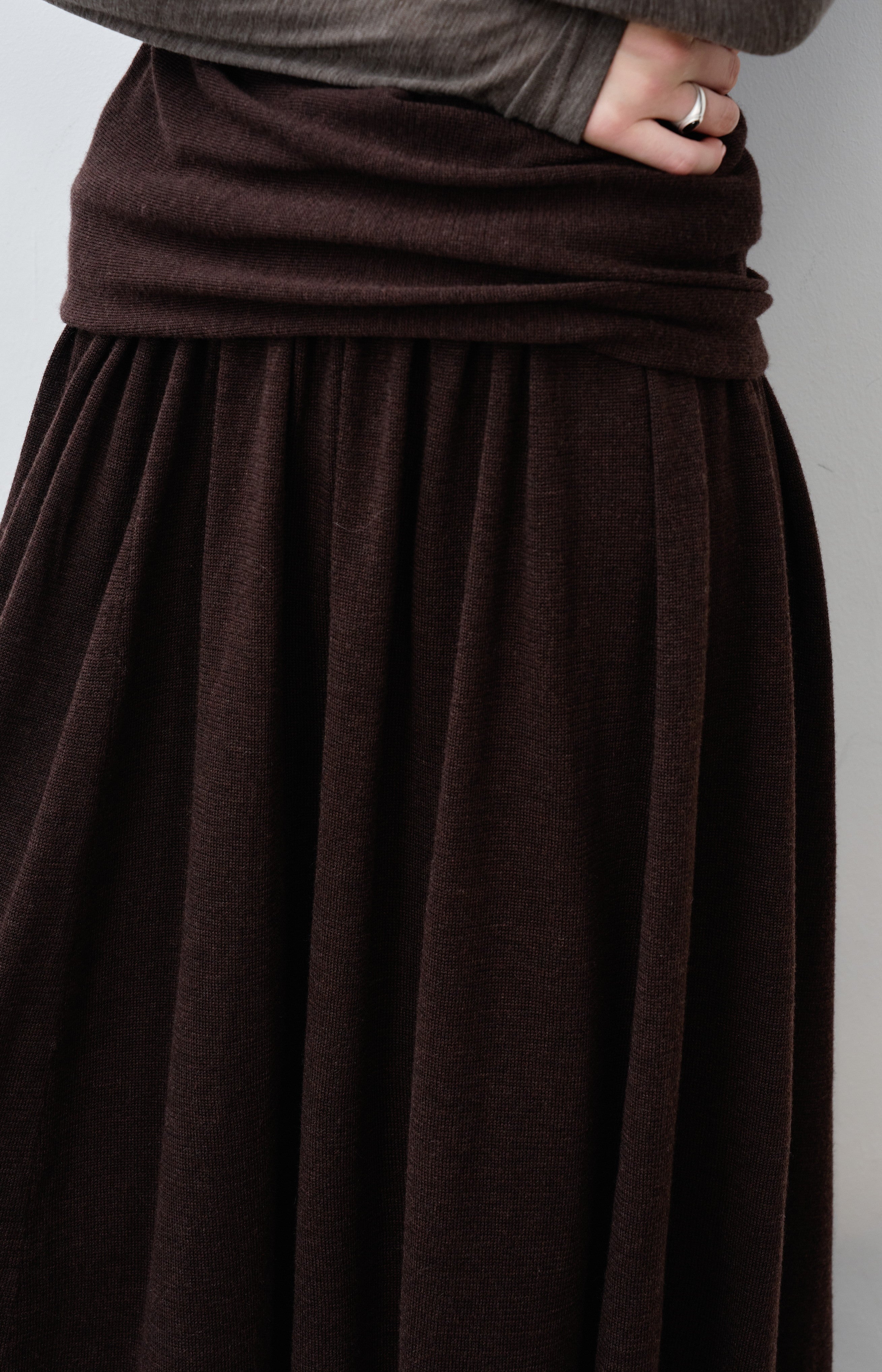 SOFT PLEATED DRAPE SKIRT