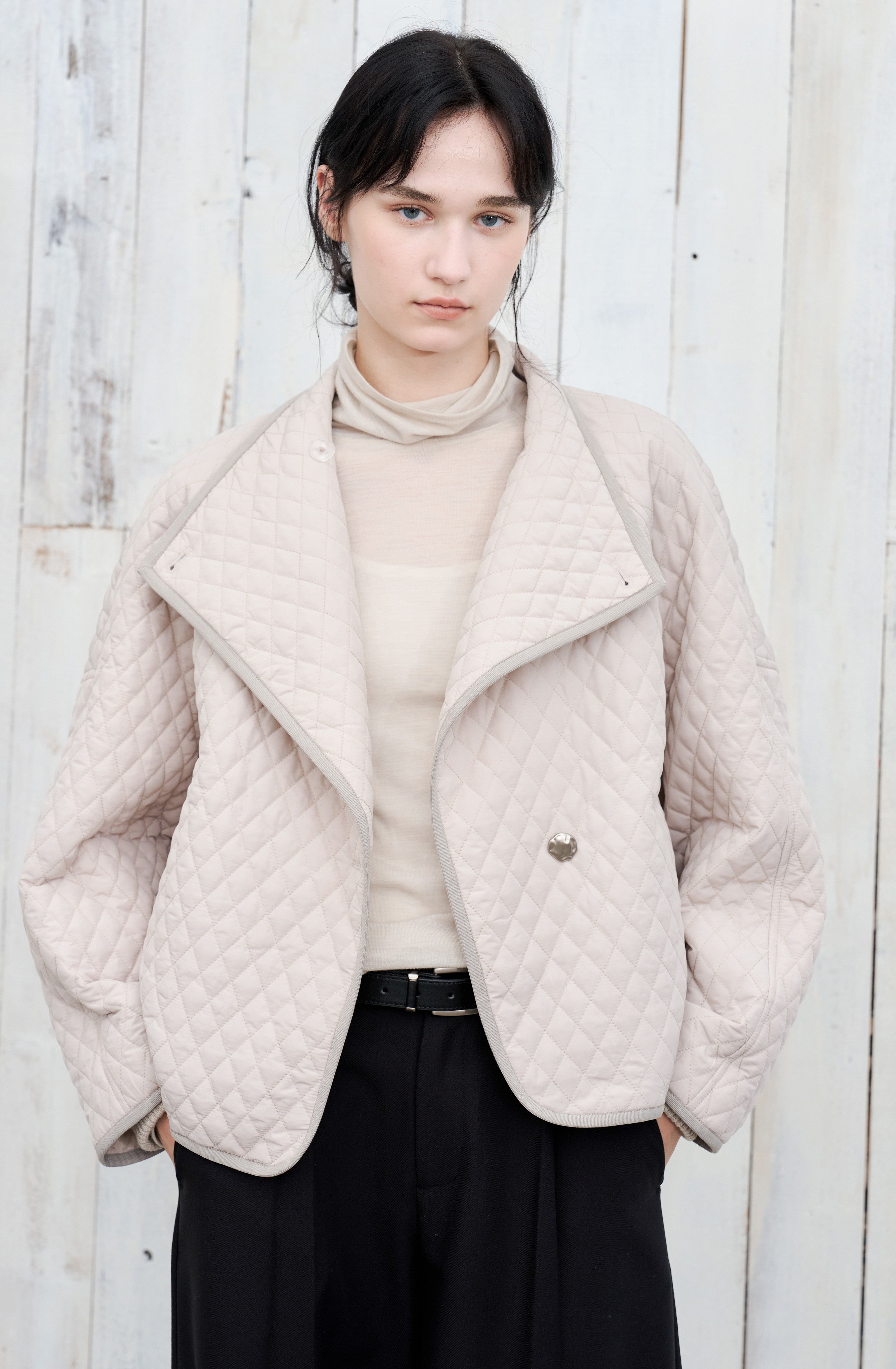 EDGE LAPEL QUILTED JACKET
