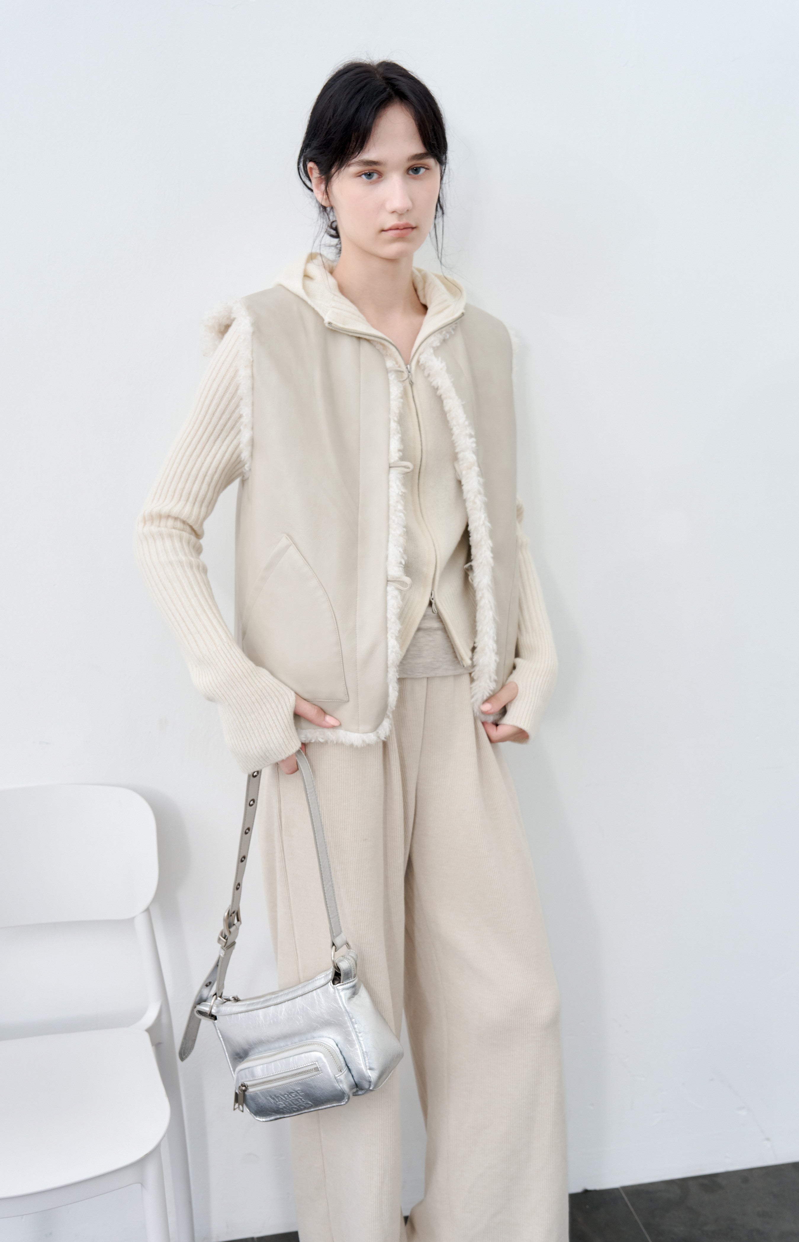 REVERSIBLE SOFT BOA VEST / 리버시블 소프트 보아 베스트