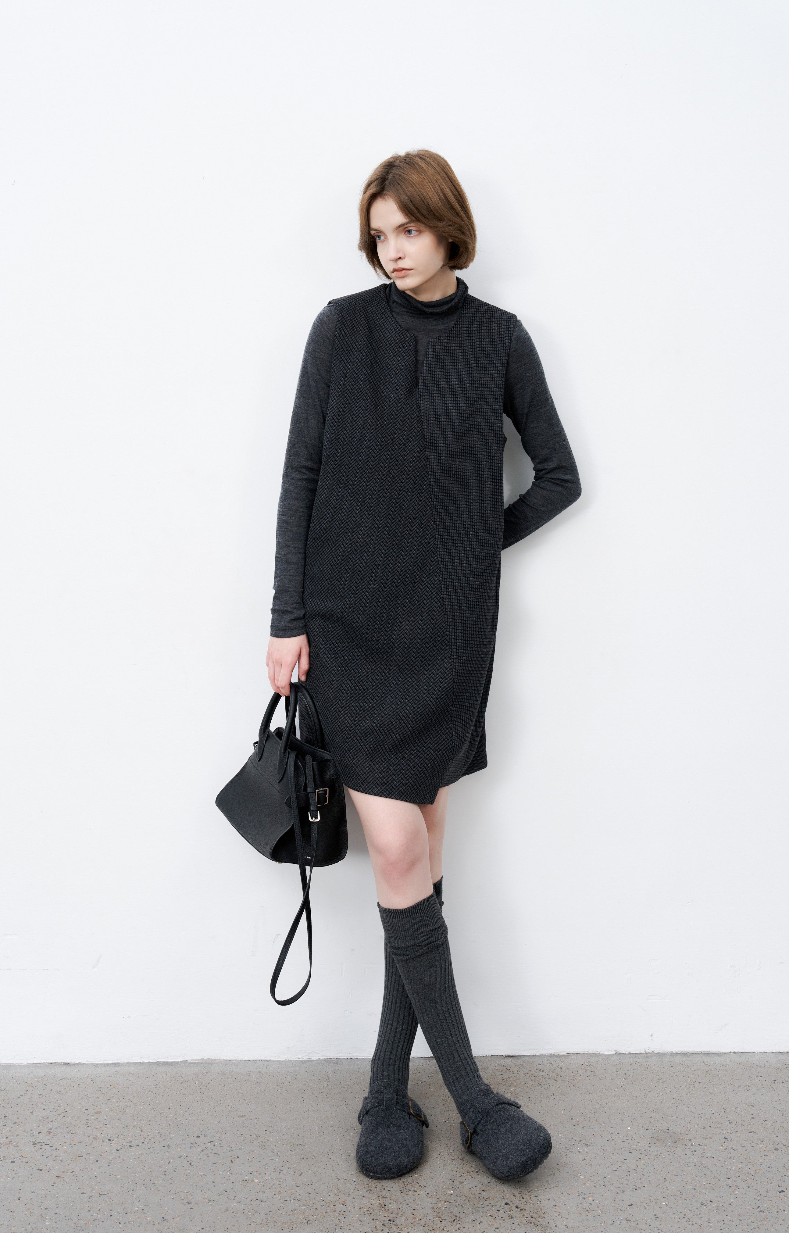 SLIM FIT TURTLE SWEATER / 슬림 피트 터틀 스웨터