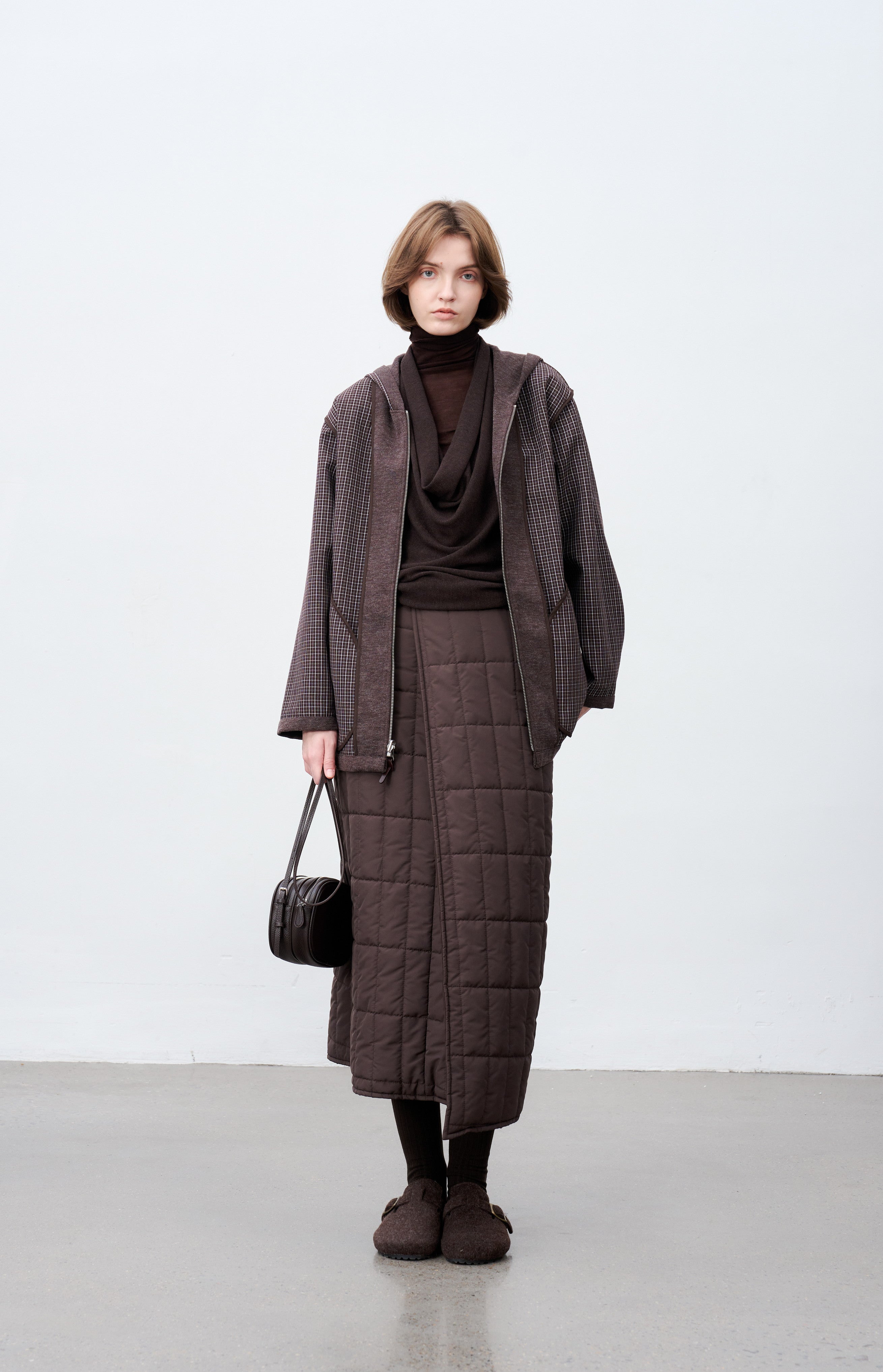 REVERSIBLE PLAID HOODED CARDIGAN / Reversible check hooded cardigan
