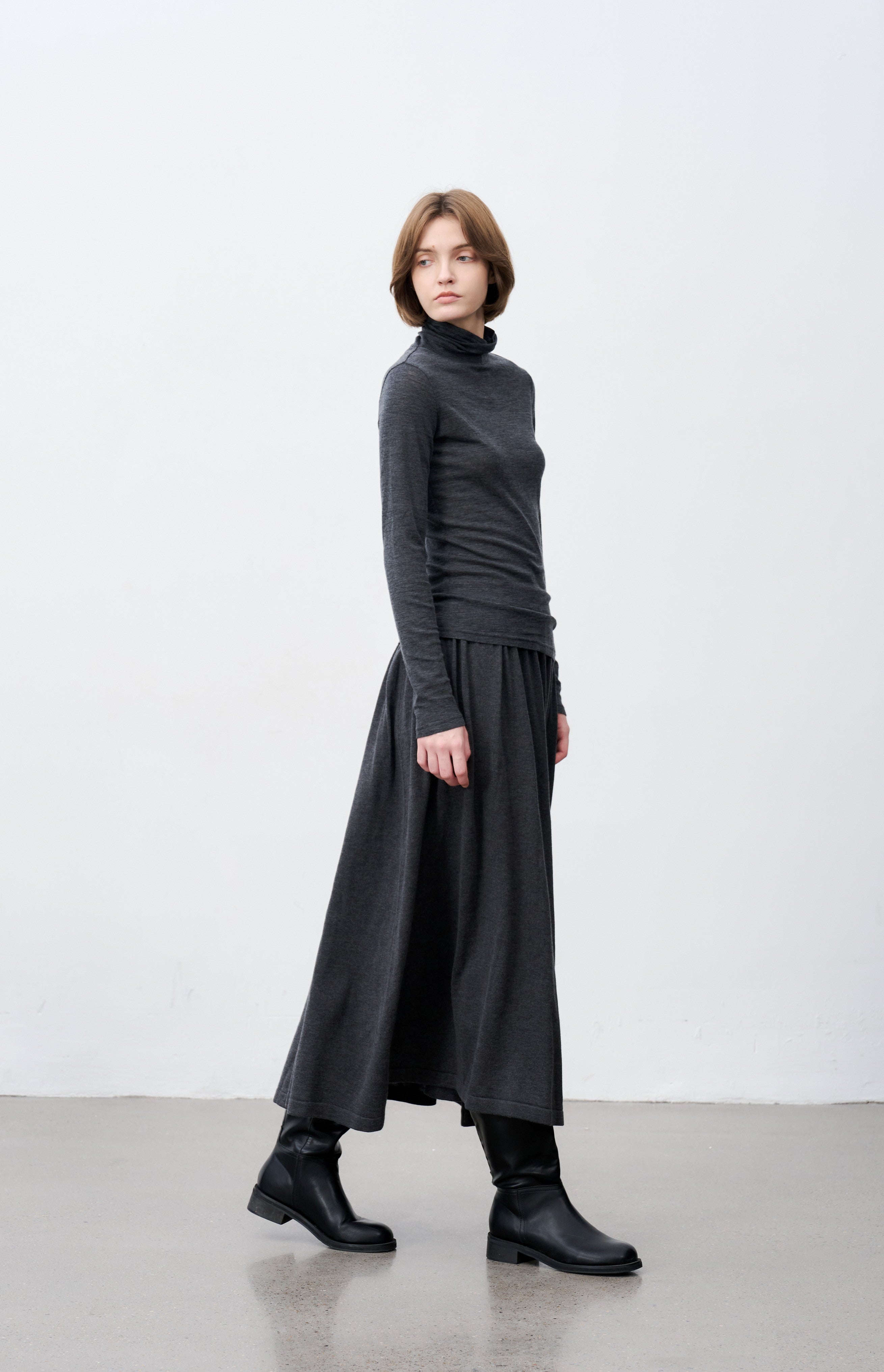 SLIM FIT TURTLE SWEATER / 슬림 피트 터틀 스웨터