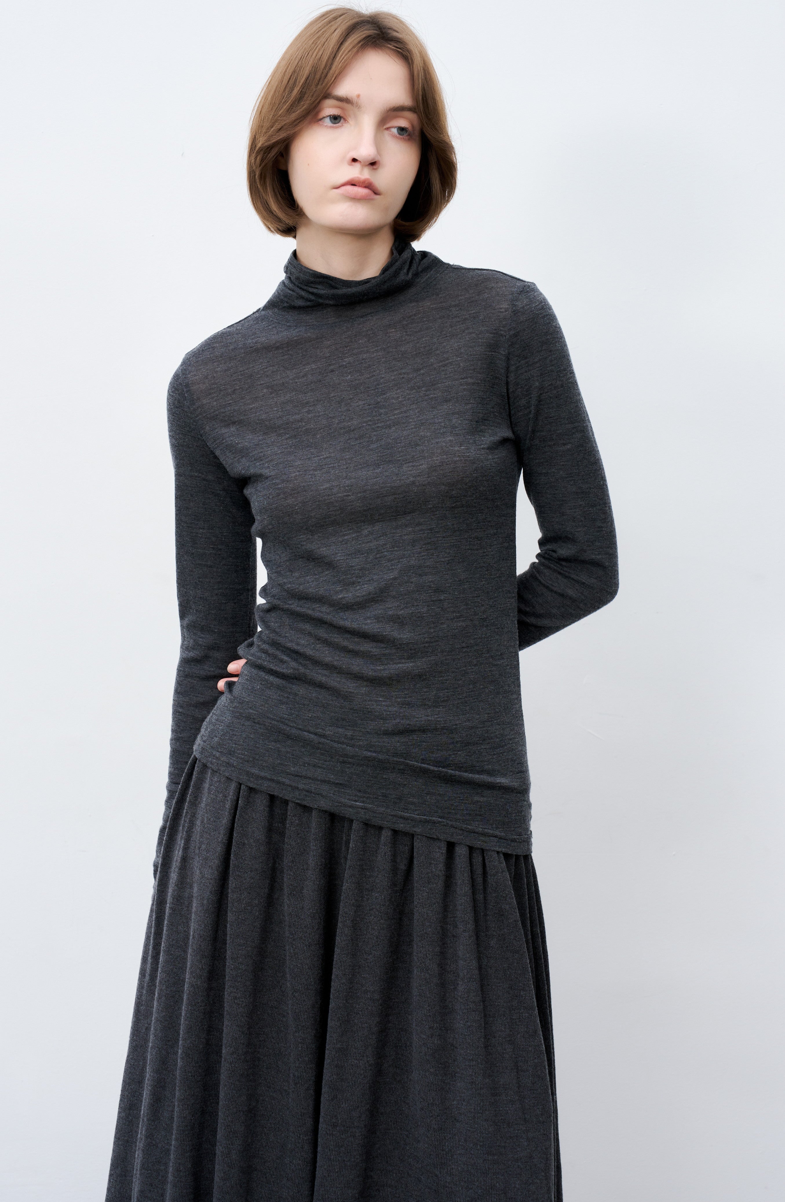 SLIM FIT TURTLE SWEATER / 슬림 피트 터틀 스웨터