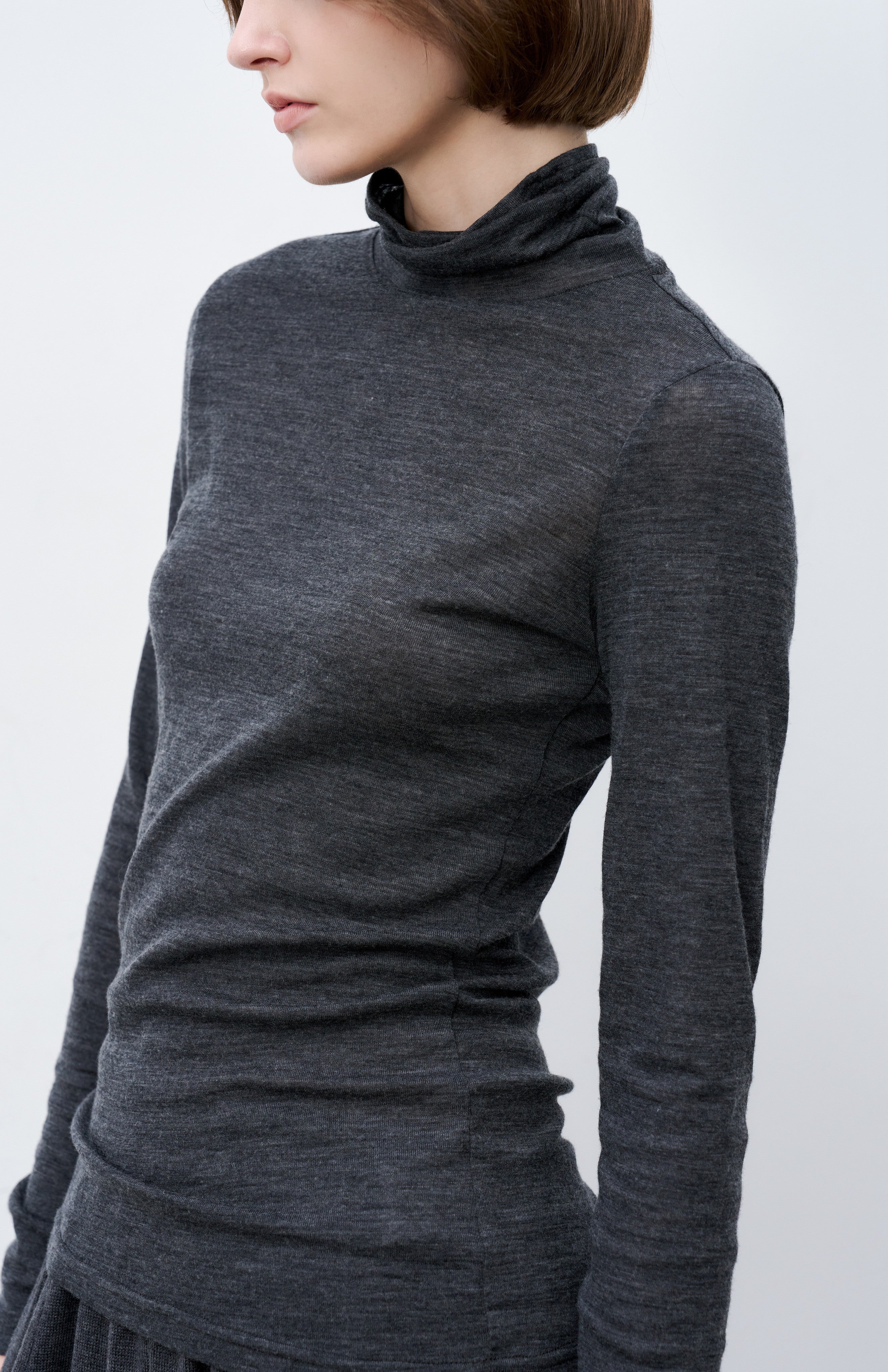 SLIM FIT TURTLE SWEATER / 슬림 피트 터틀 스웨터