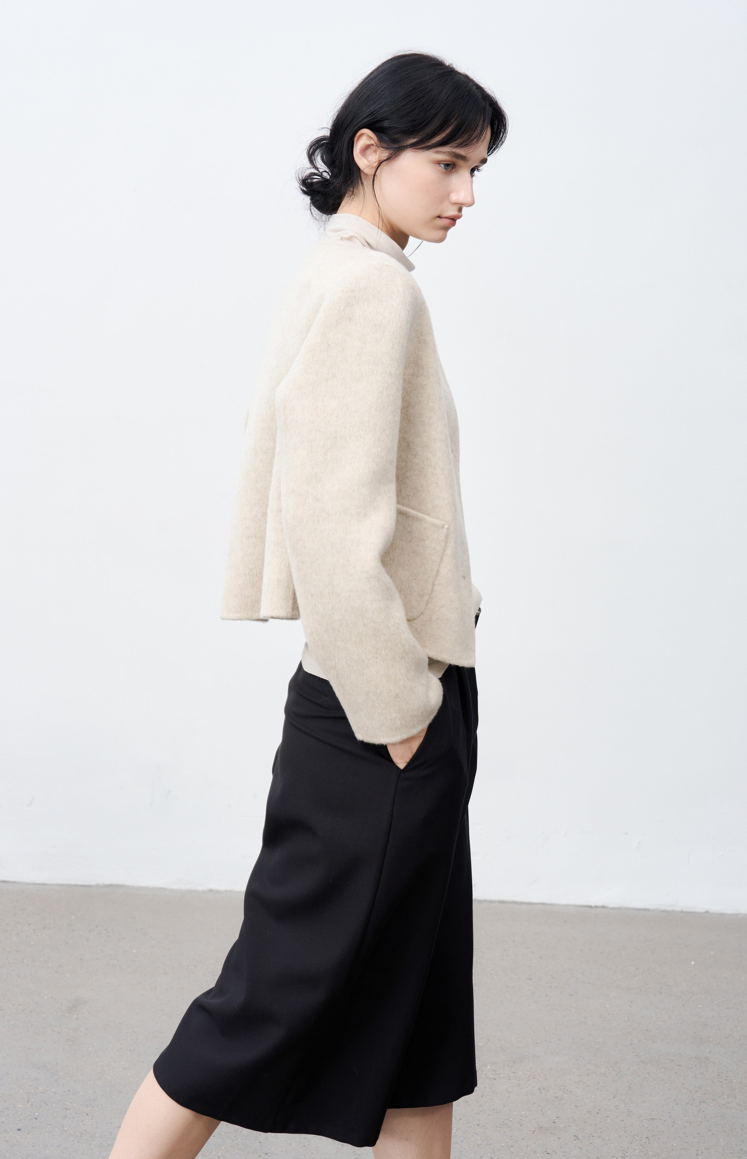 CLASSIC WOOL SHORT COAT / 클래식 울 쇼트 코트