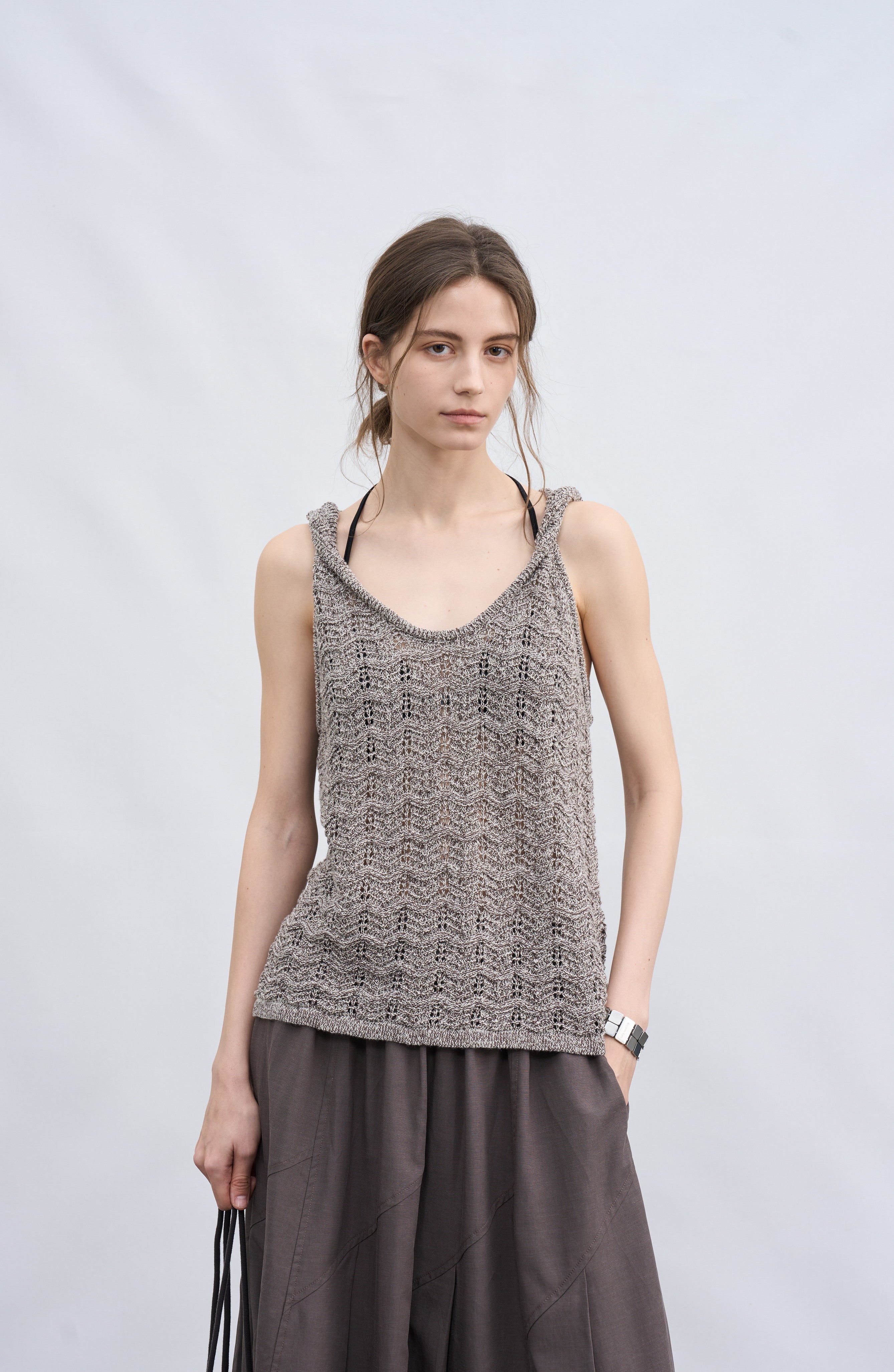 LOOSE TWIST KNIT VEST