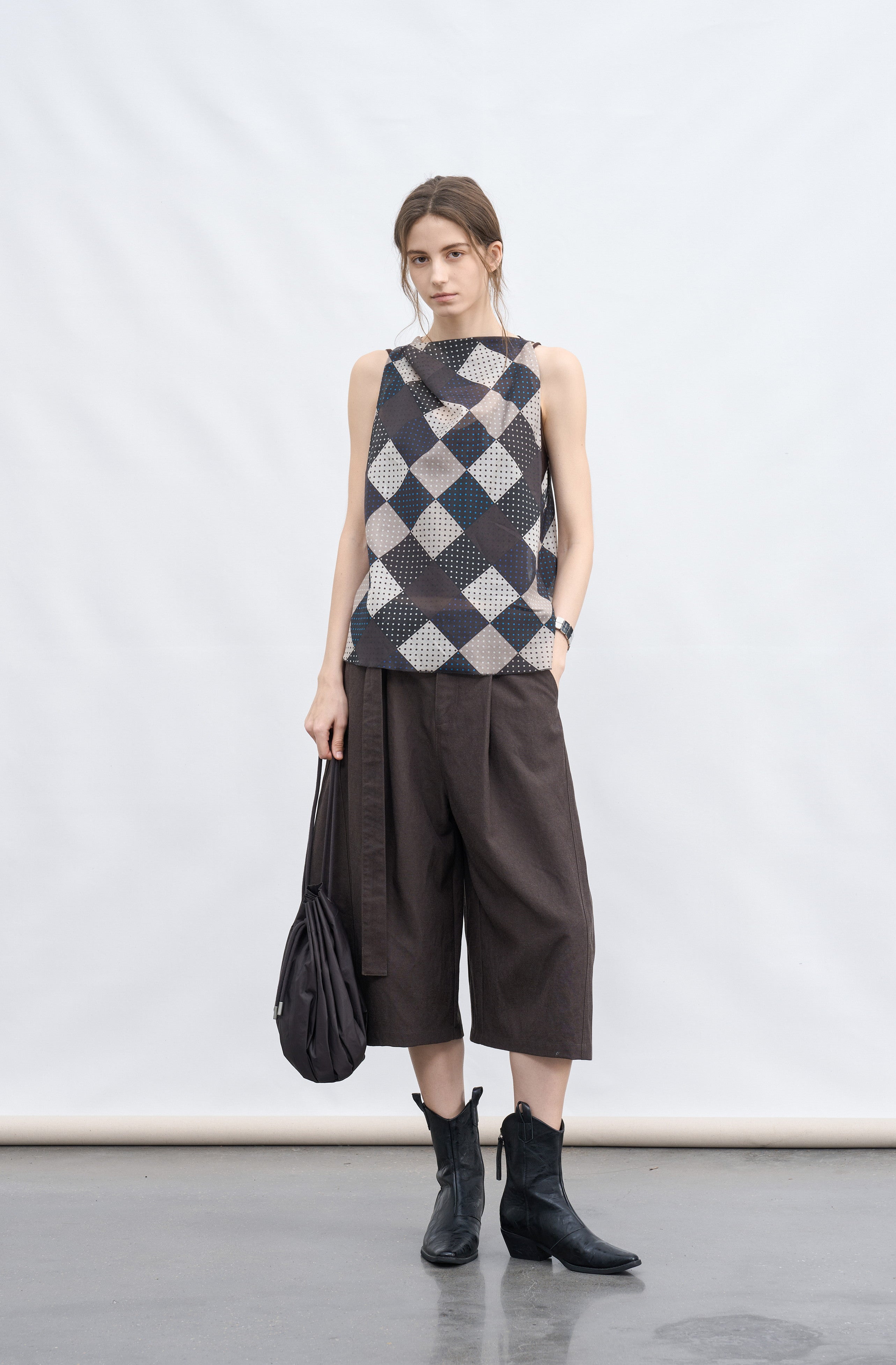 WIDE CURVE HALF PANTS