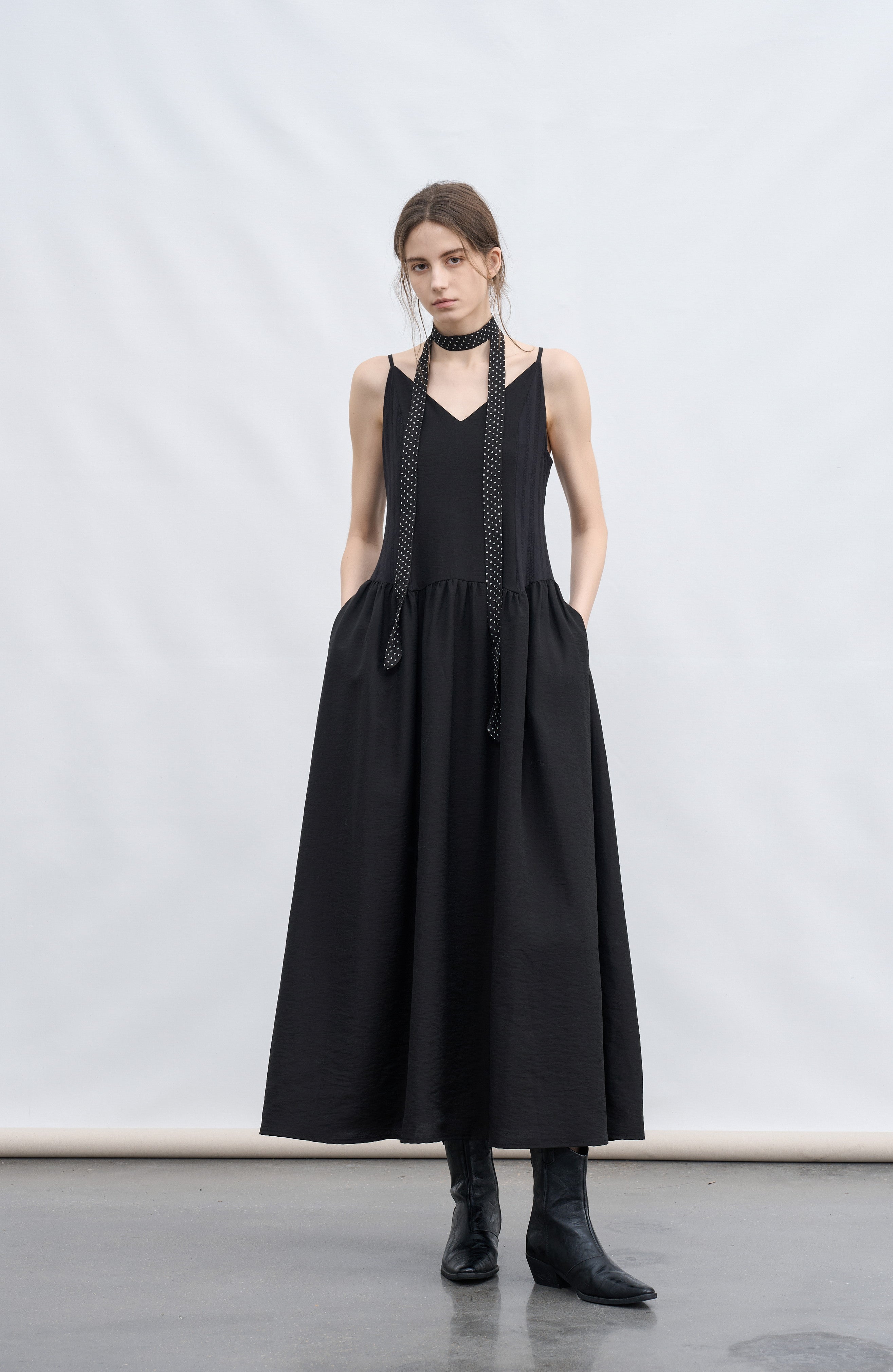 CLASSIC SHAPE VOLUME DRESS / 클래식 셰이프 볼륨 원피스