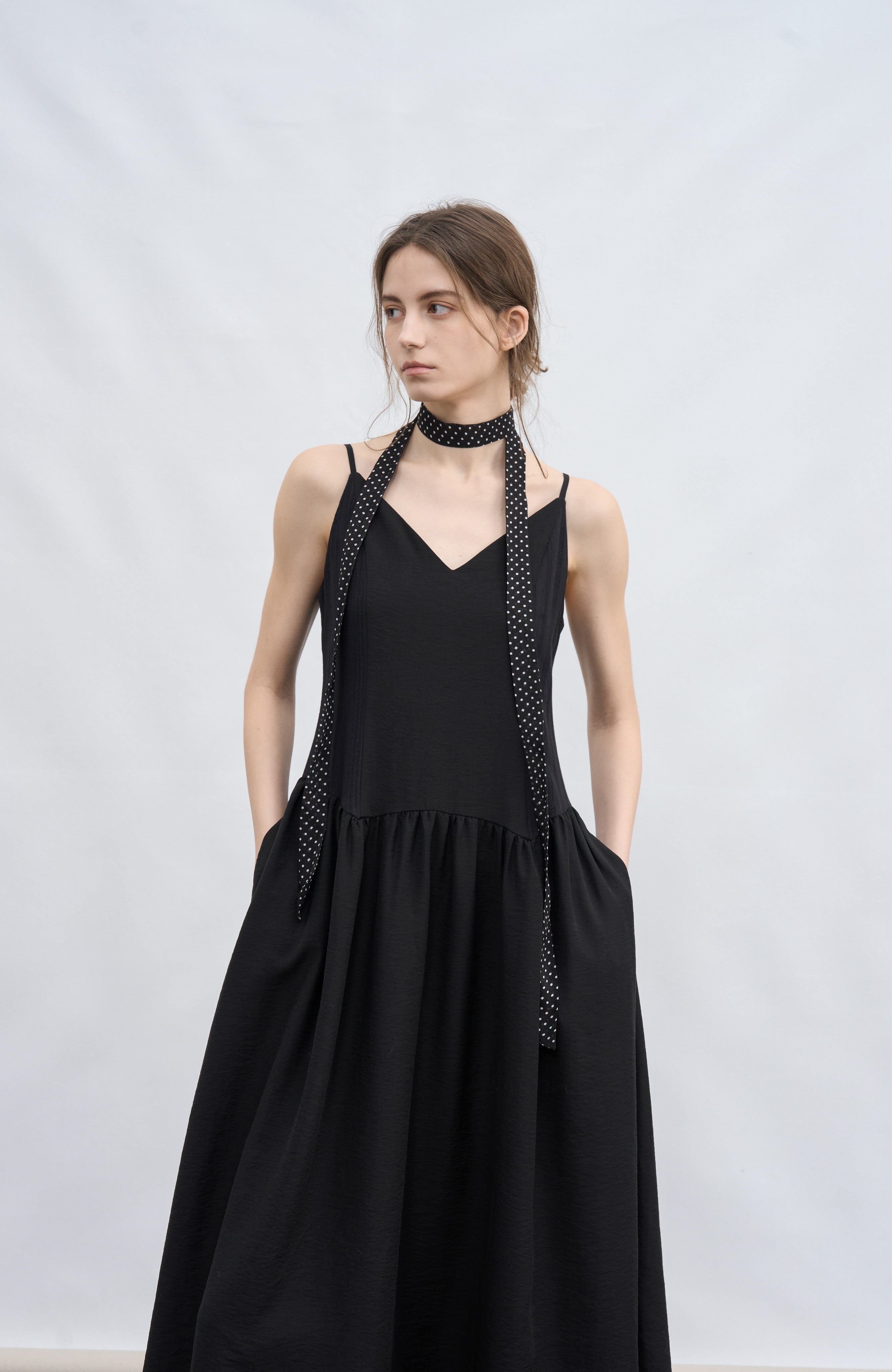 CLASSIC SHAPE VOLUME DRESS / 클래식 셰이프 볼륨 원피스