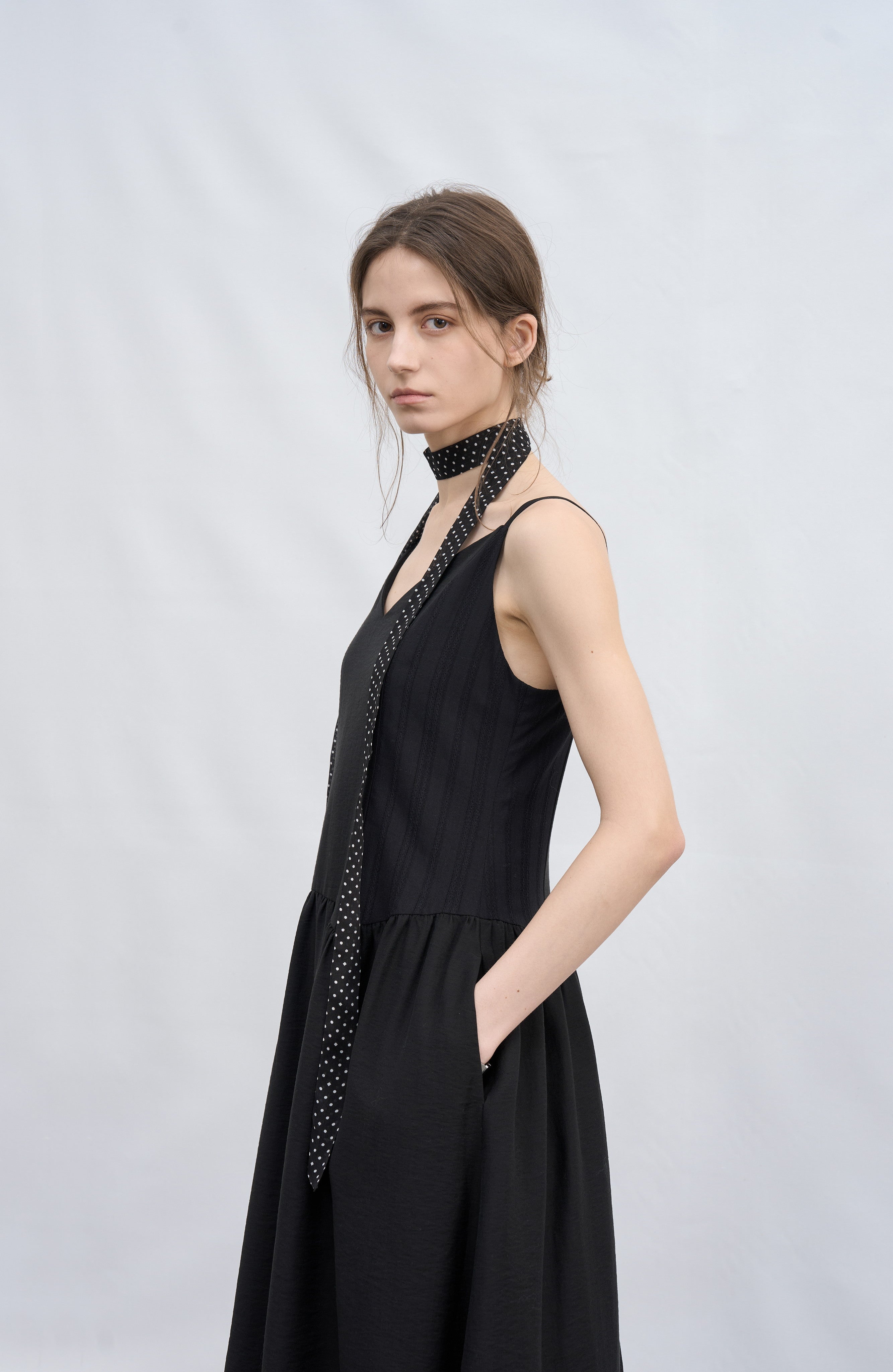 CLASSIC SHAPE VOLUME DRESS / 클래식 셰이프 볼륨 원피스