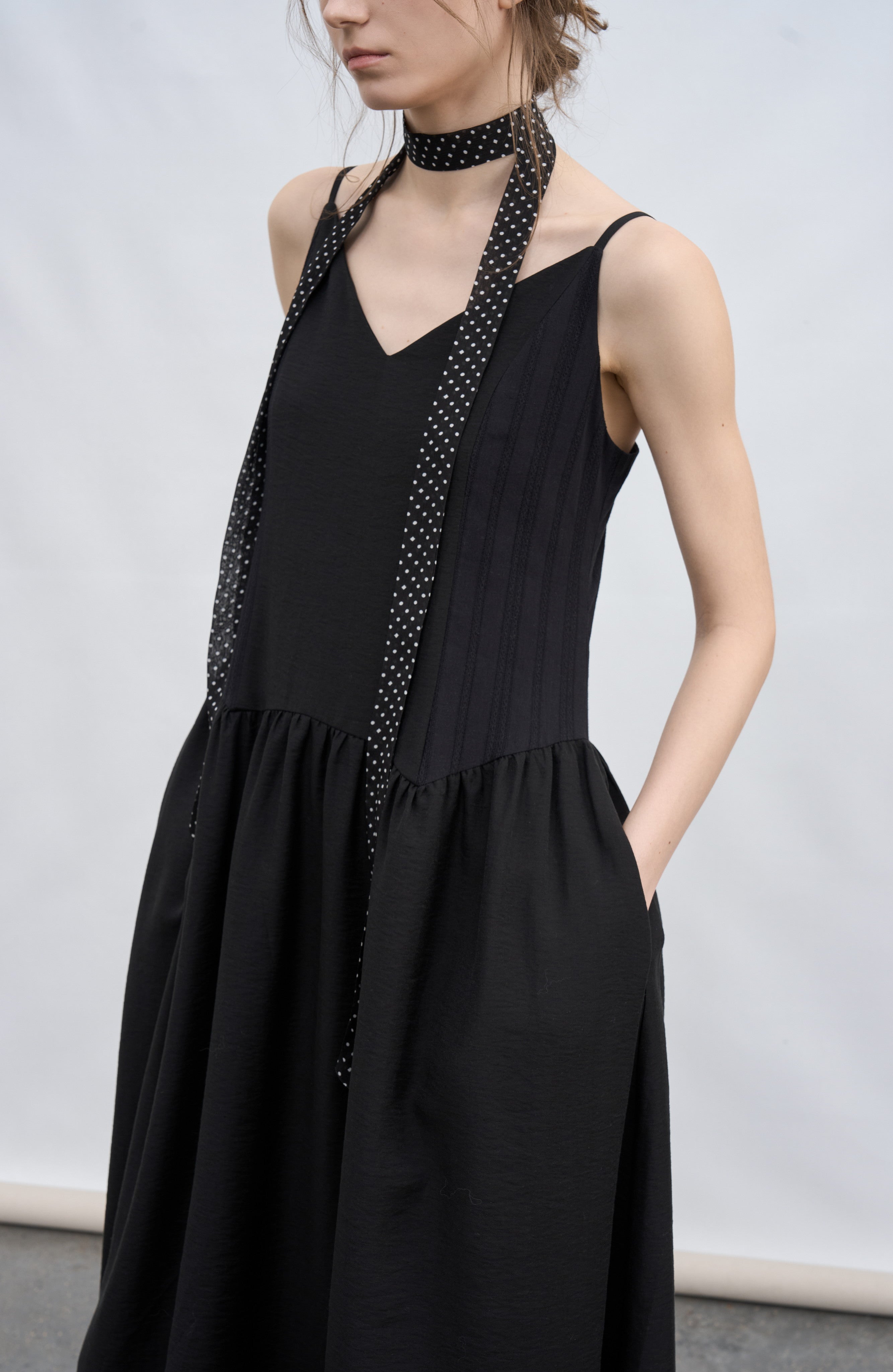 CLASSIC SHAPE VOLUME DRESS / 클래식 셰이프 볼륨 원피스
