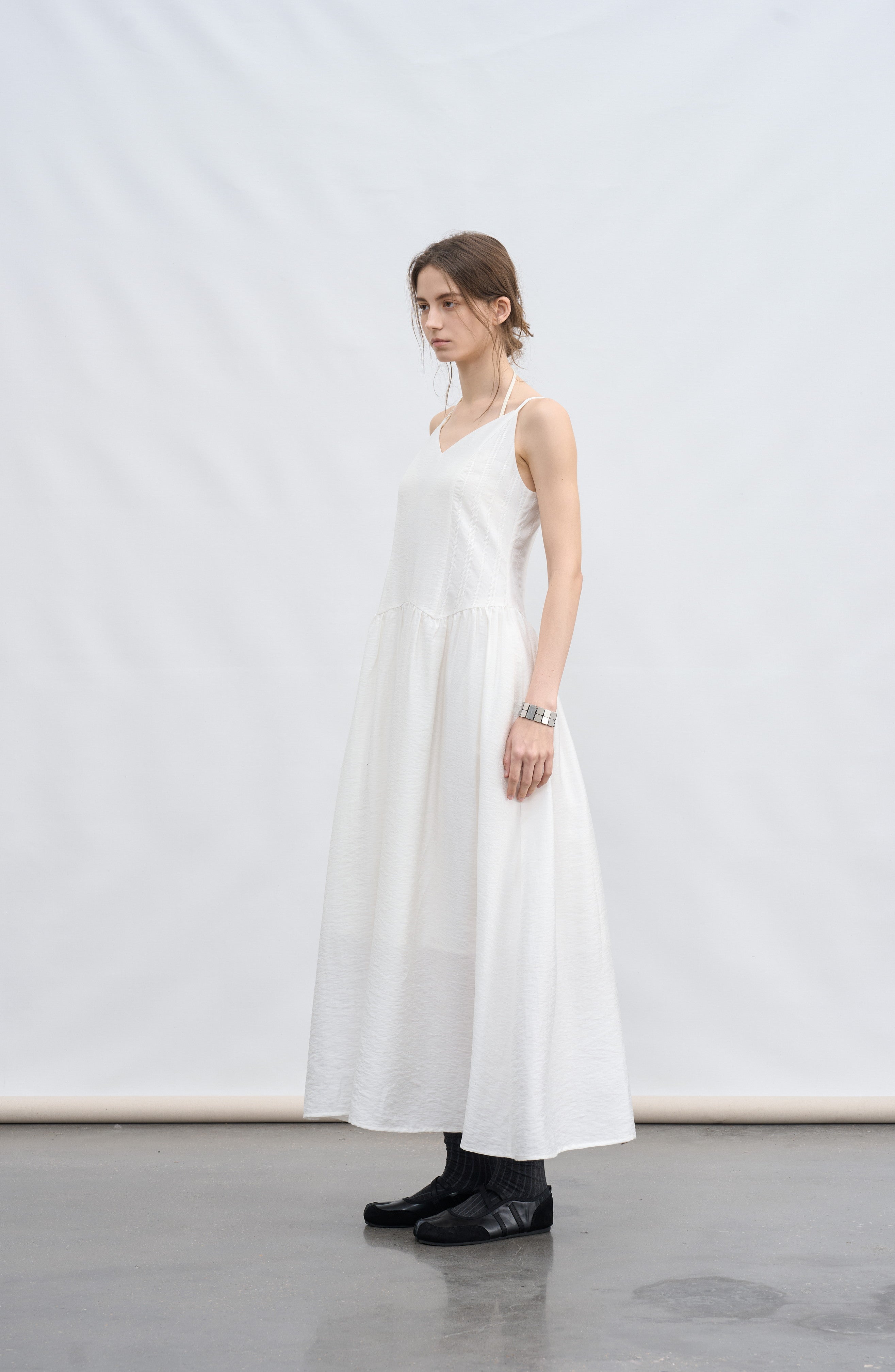 CLASSIC SHAPE VOLUME DRESS / 클래식 셰이프 볼륨 원피스