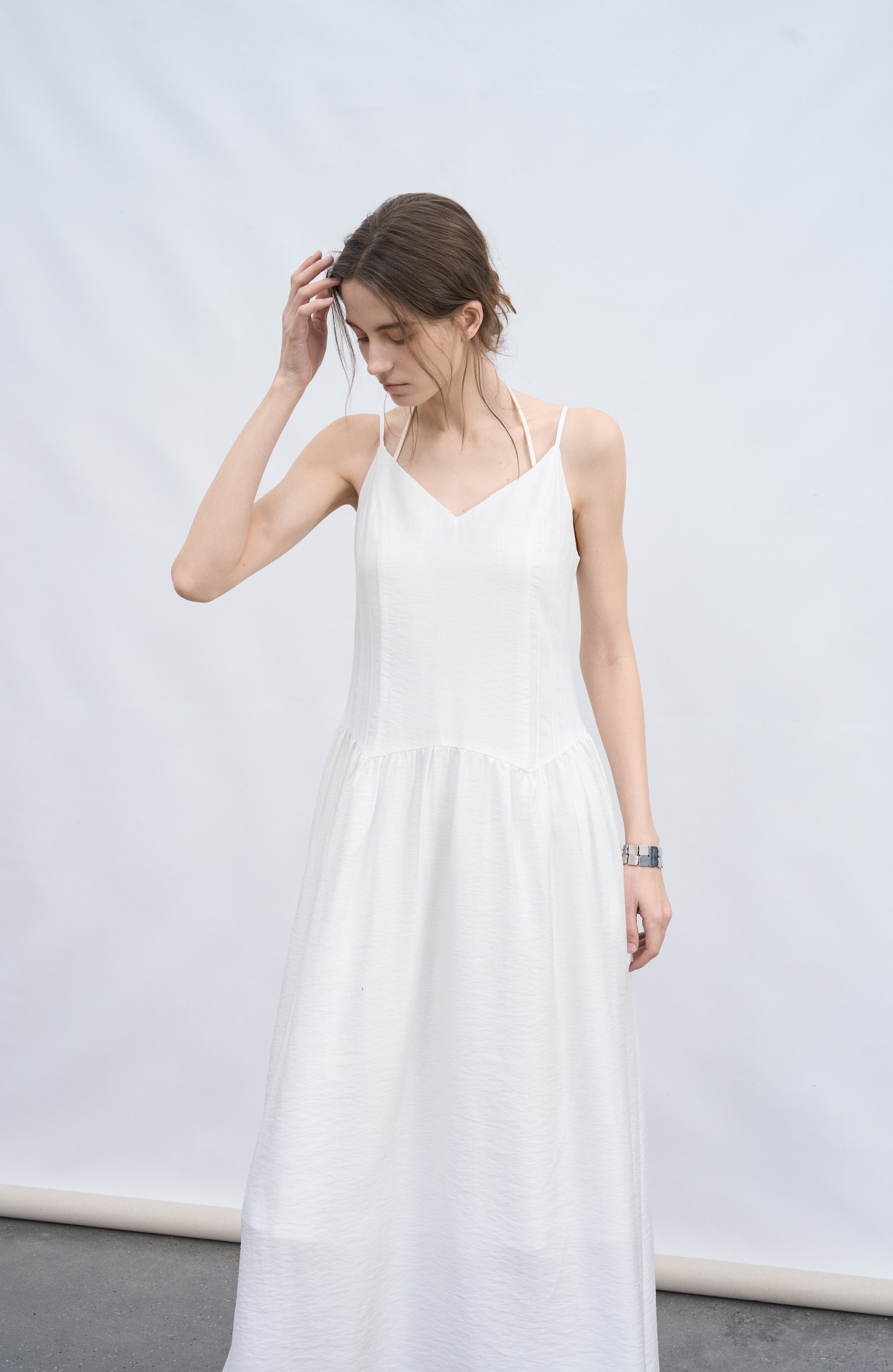 CLASSIC SHAPE VOLUME DRESS / 클래식 셰이프 볼륨 원피스