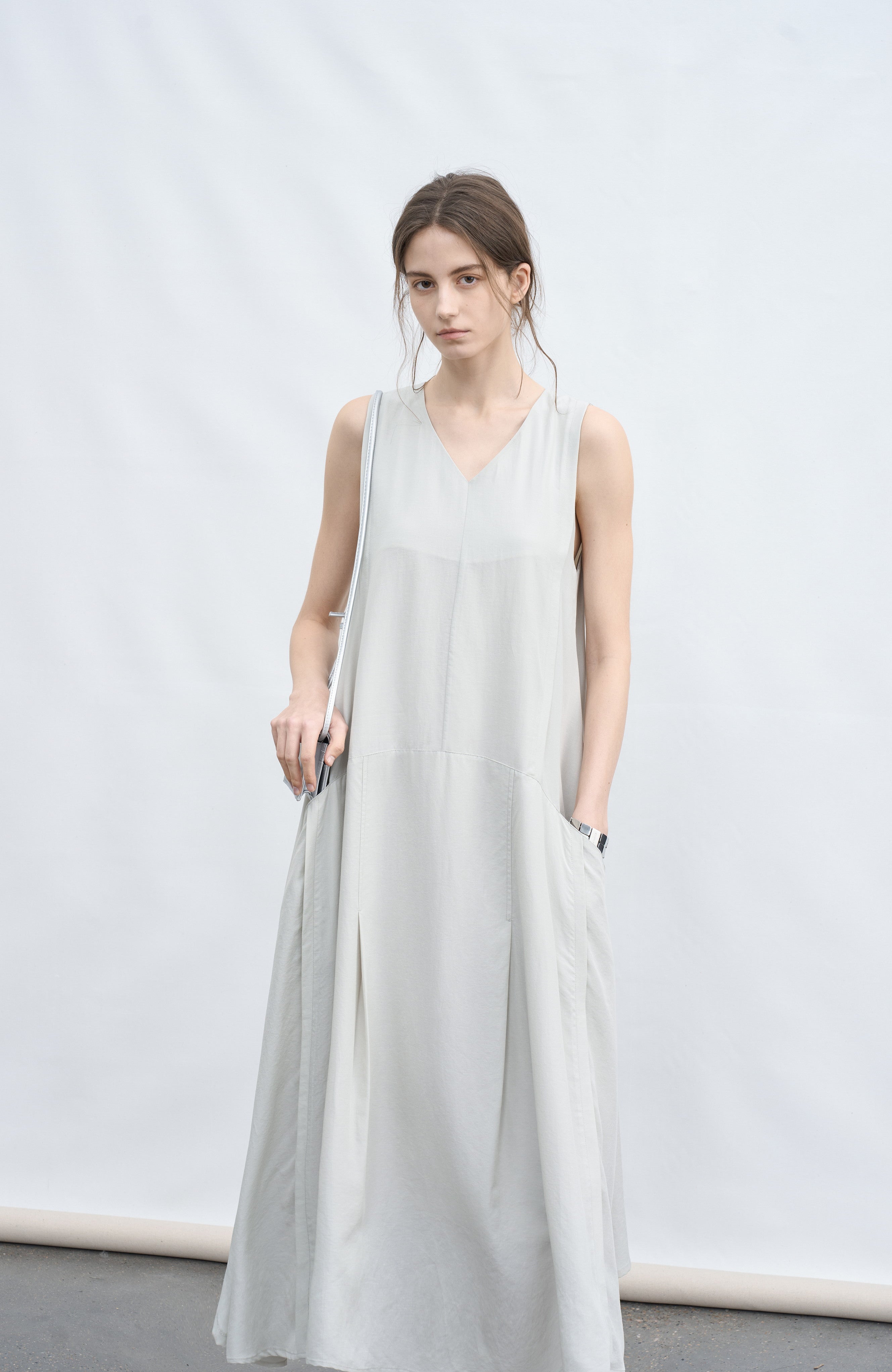 LIGHT TUCK MAXI DRESS / 라이트 터크 맥시 원피스