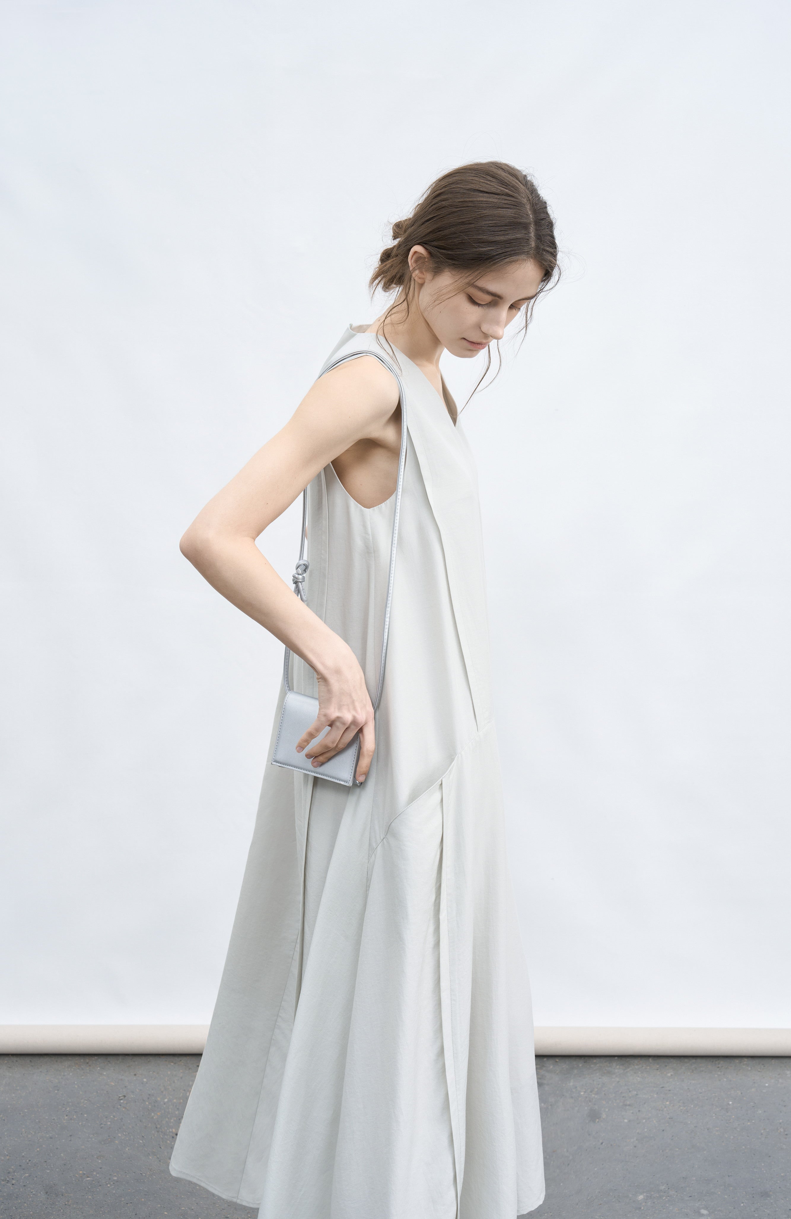 LIGHT TUCK MAXI DRESS / 라이트 터크 맥시 원피스