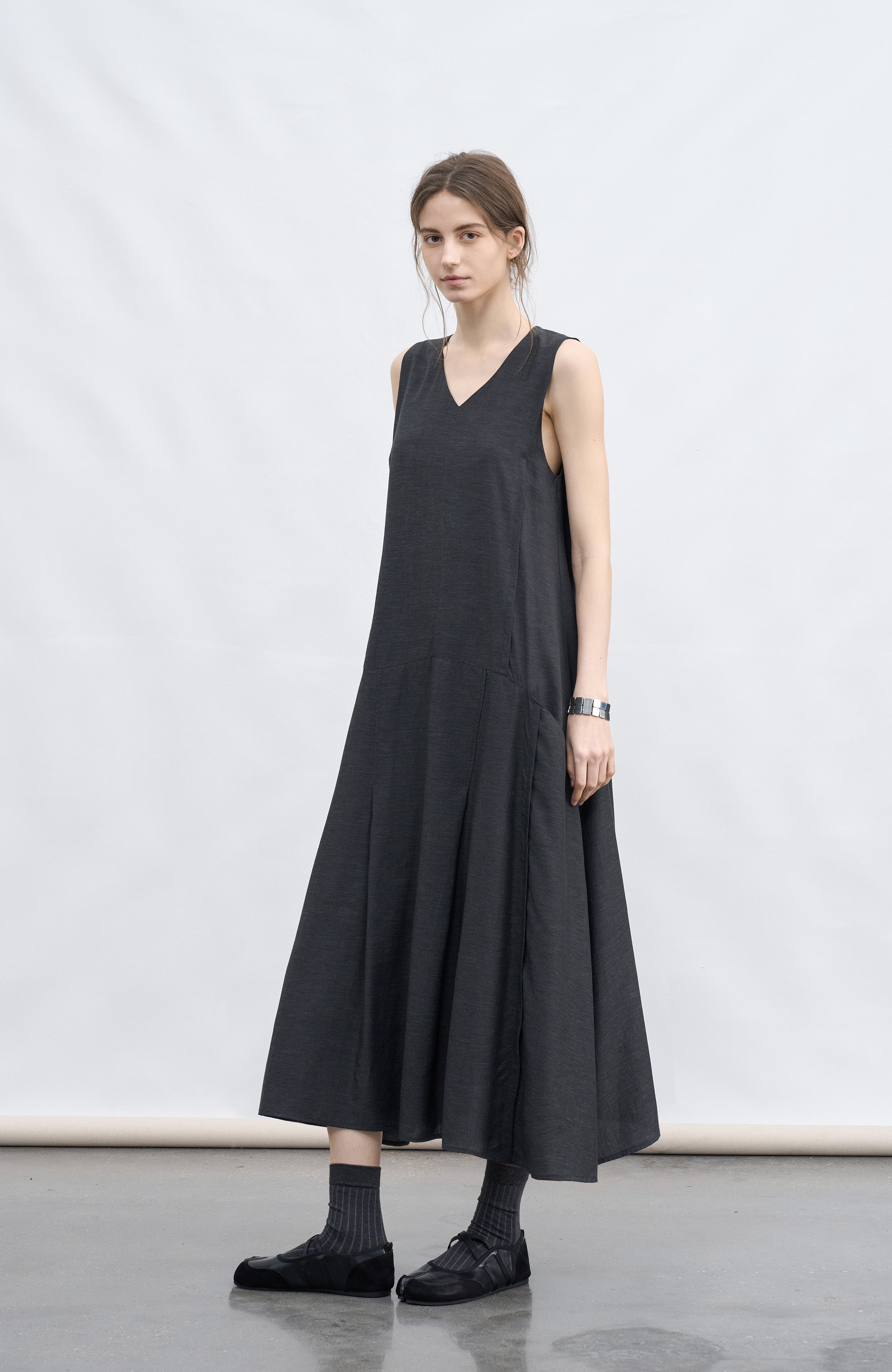 LIGHT TUCK MAXI DRESS / 라이트 터크 맥시 원피스