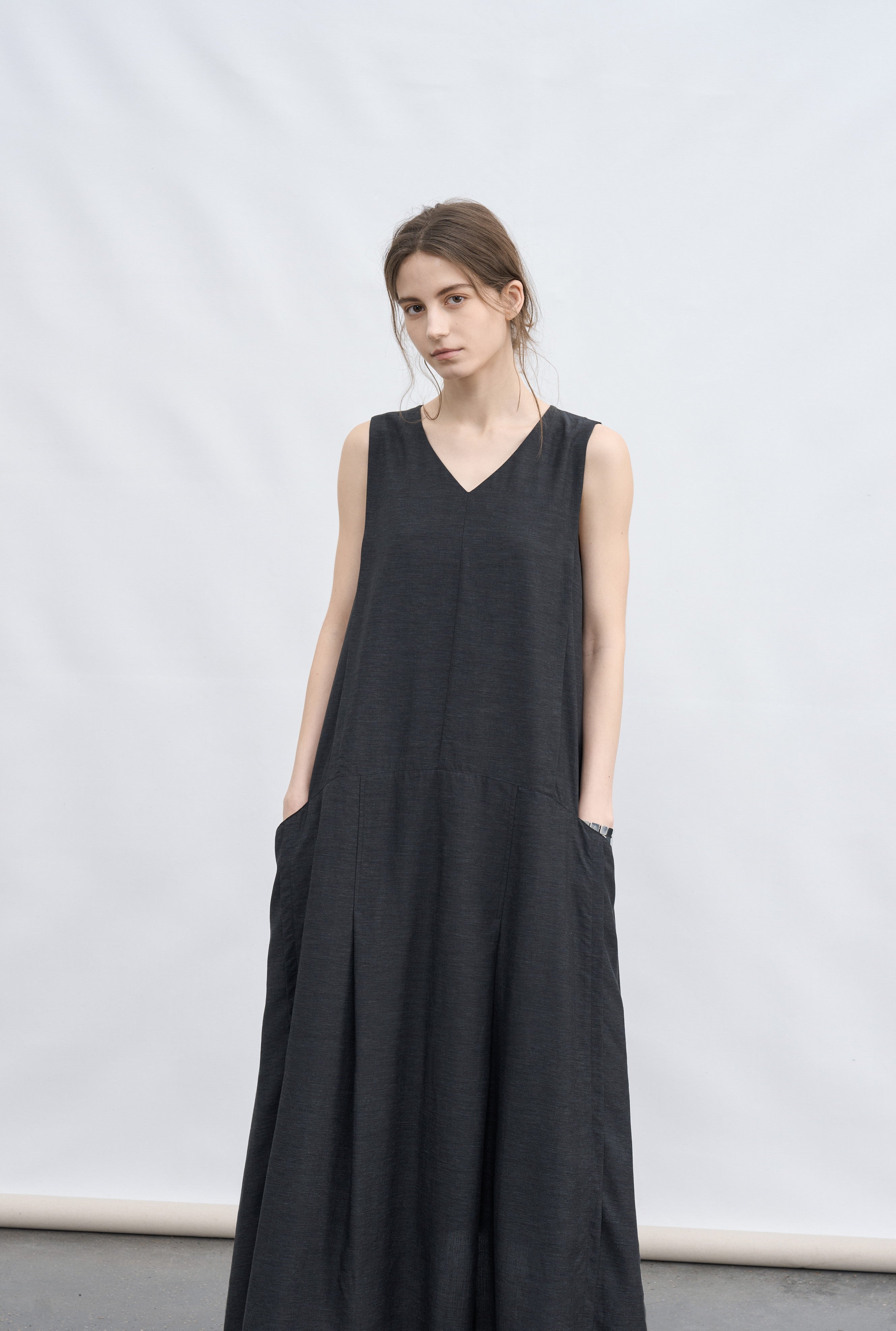 LIGHT TUCK MAXI DRESS / 라이트 터크 맥시 원피스