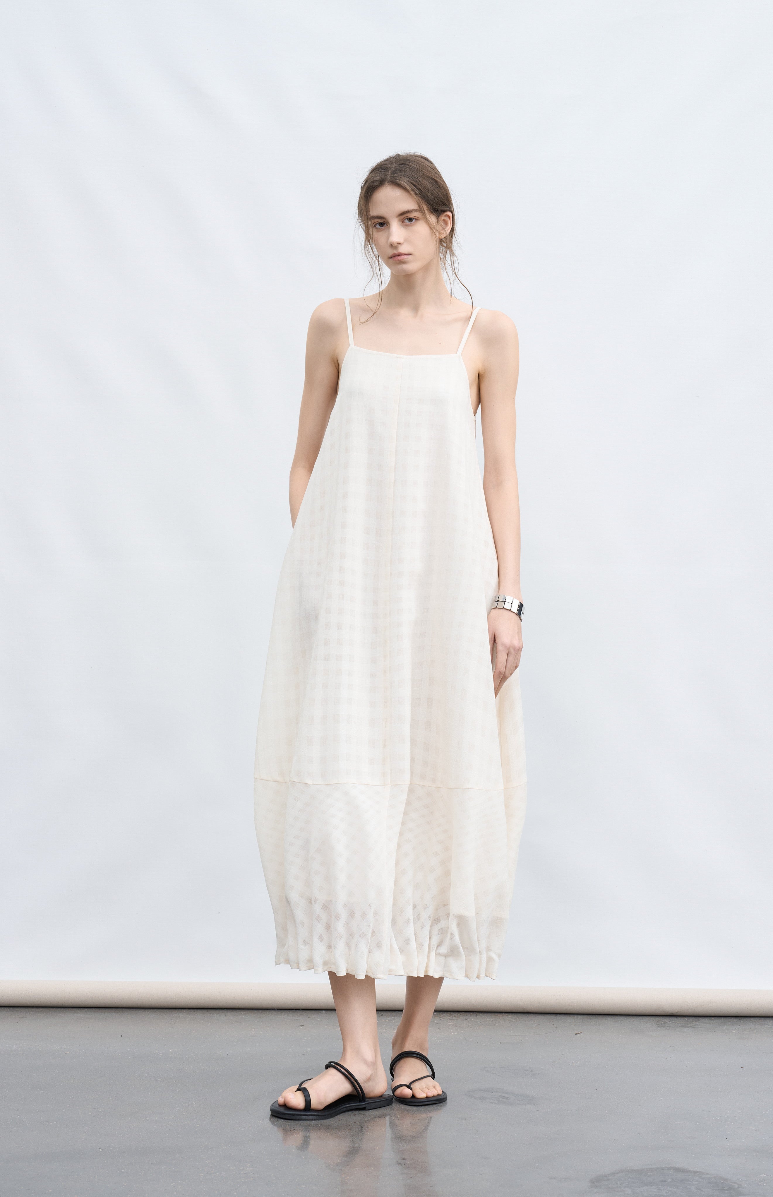 BALLOON GATHER CHECK DRESS / 벌룬 개더 체크 드레스