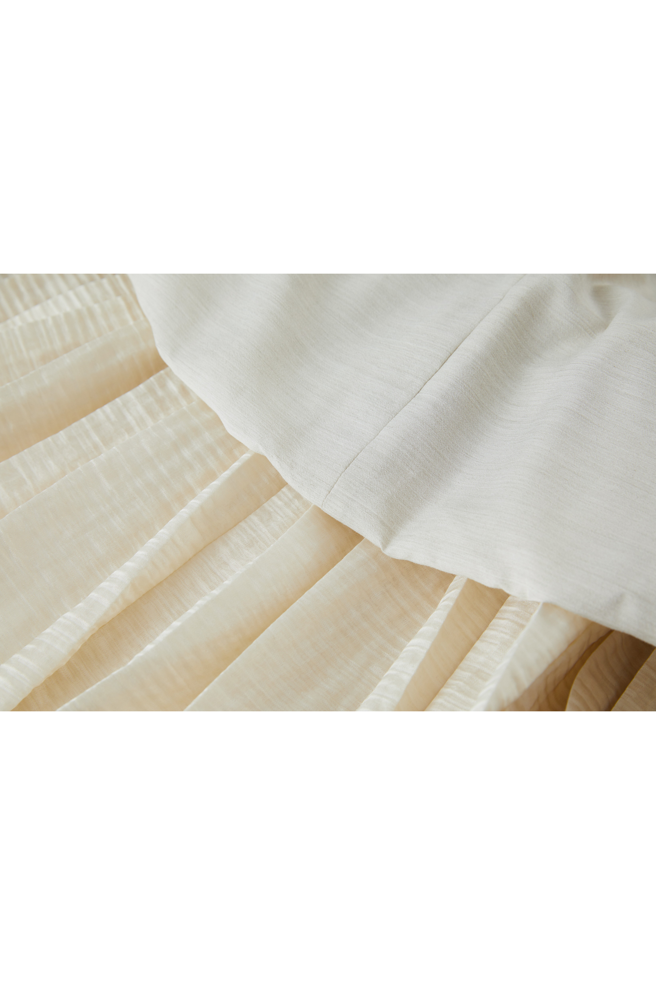 PLEATED LAYERED BALLOON DRESS