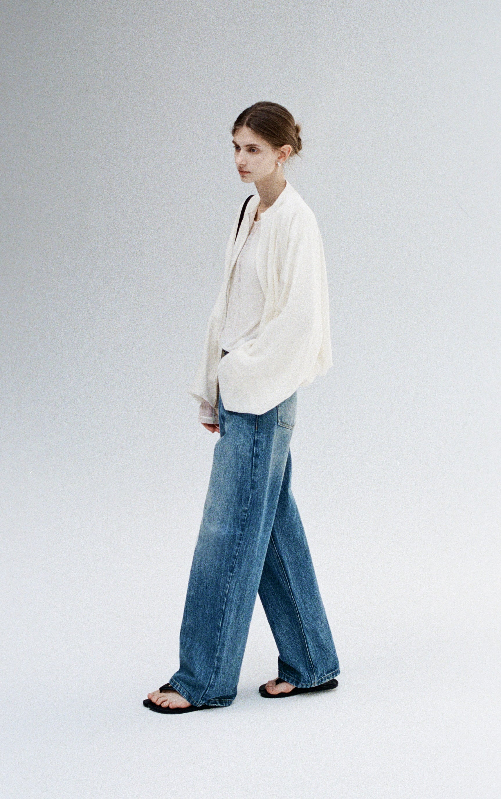 BASIC STRAIGHT JEANS