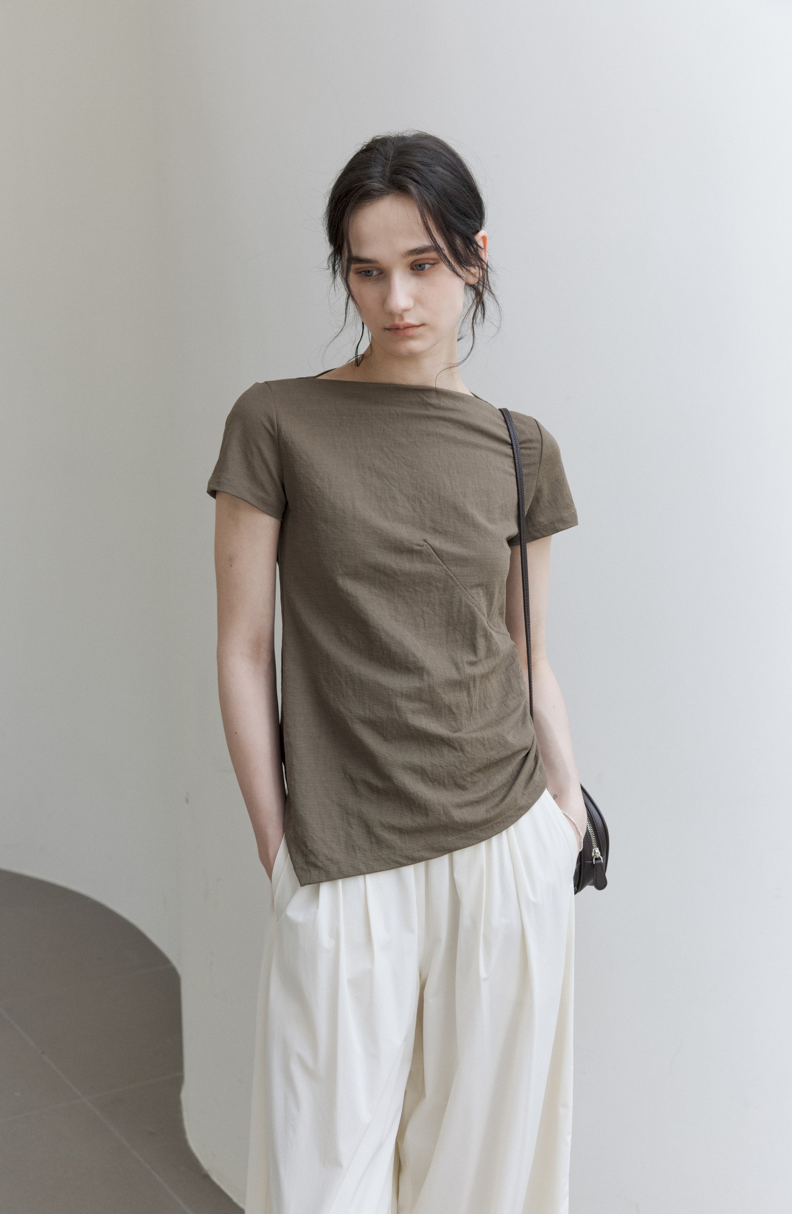 SIDE GATHERE SLIM T-SHIRT / サイドギャザースリムTシャツ