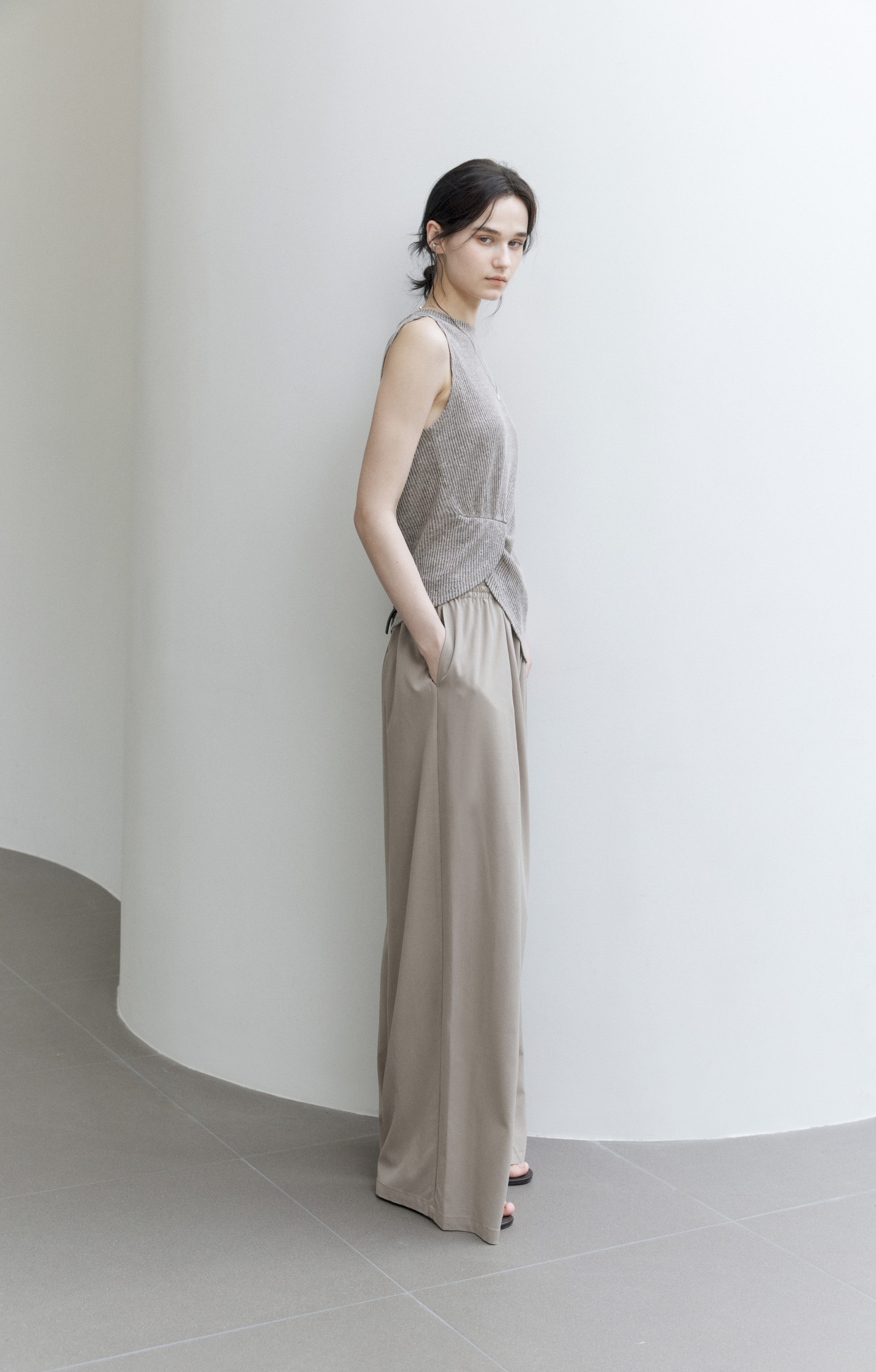 DRAPE TUCK WIDE PANTS / ドレープタックワイドパンツ