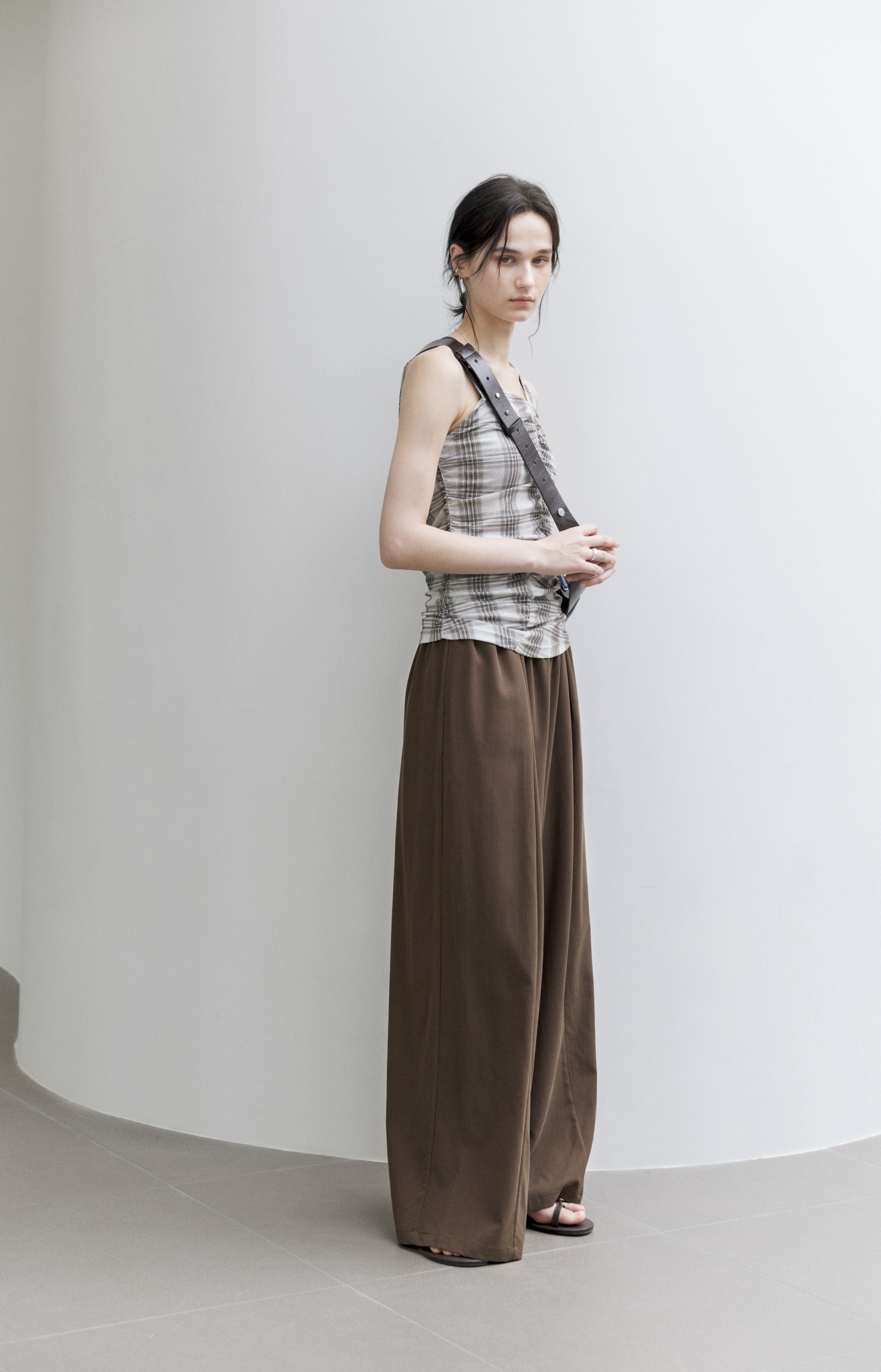 SLIM FIT SHIRRED TOP / 슬림 피트 셔링 톱