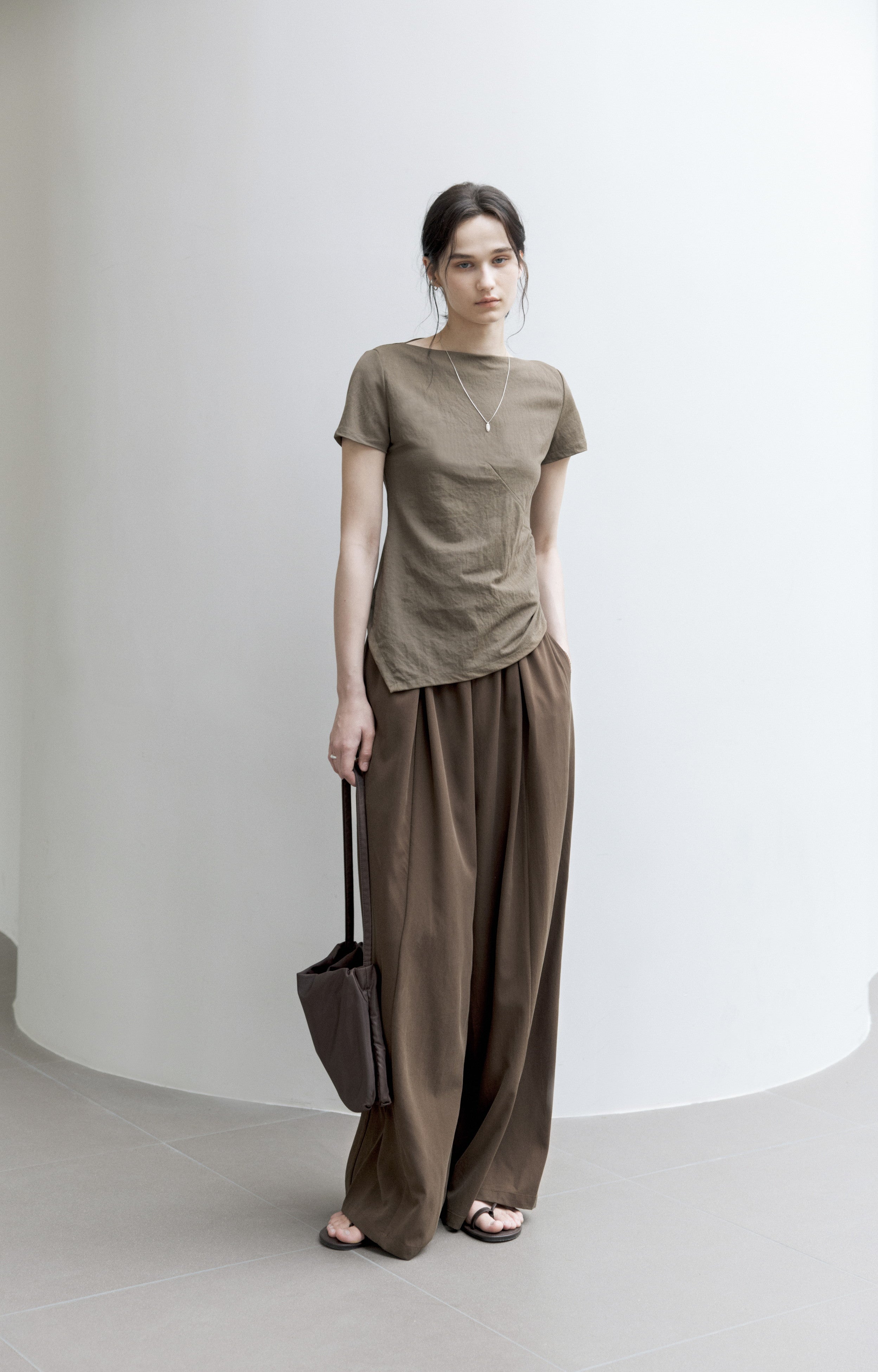 SIDE GATHERE SLIM T-SHIRT / サイドギャザースリムTシャツ