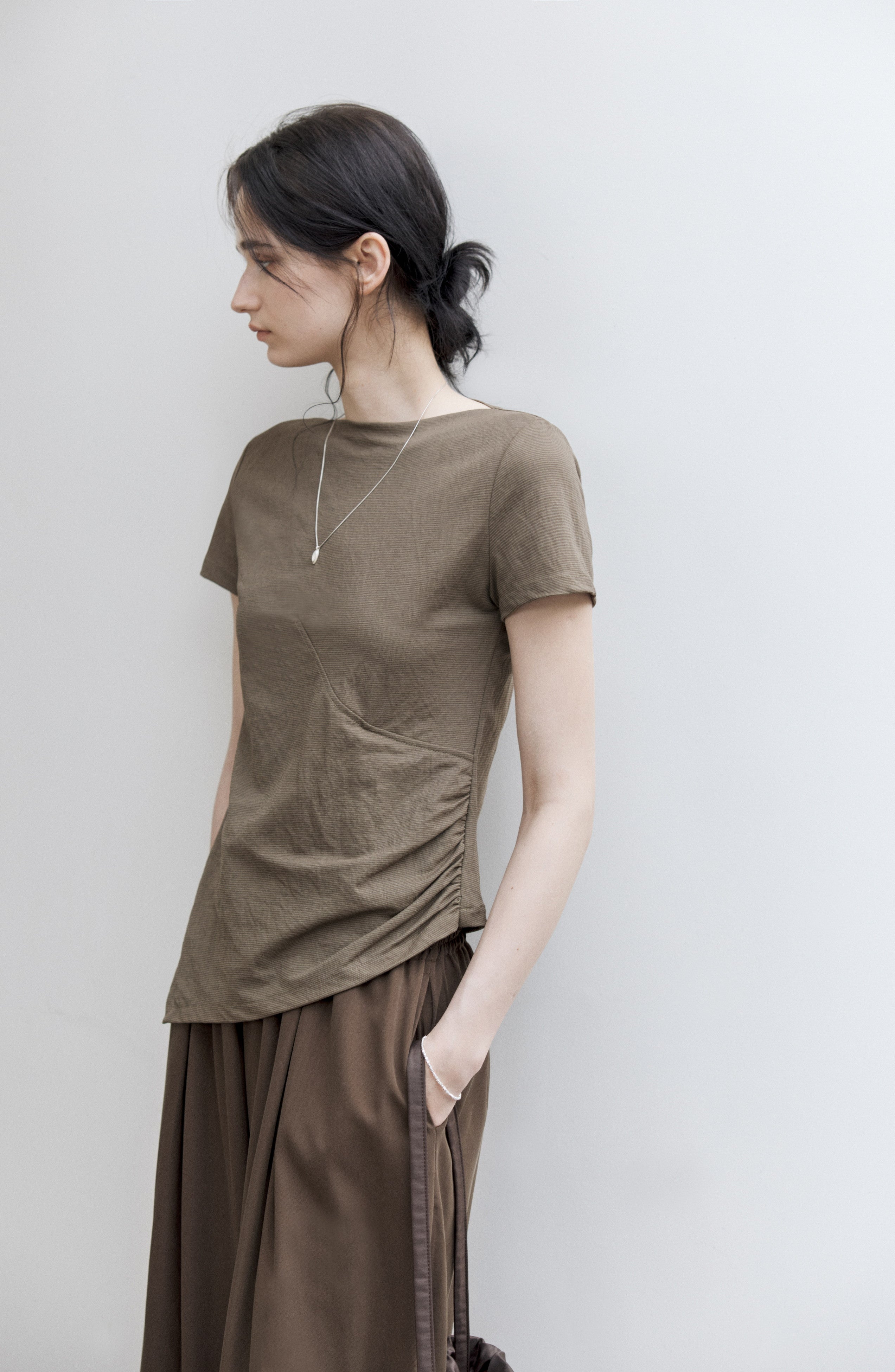 SIDE GATHERE SLIM T-SHIRT / サイドギャザースリムTシャツ