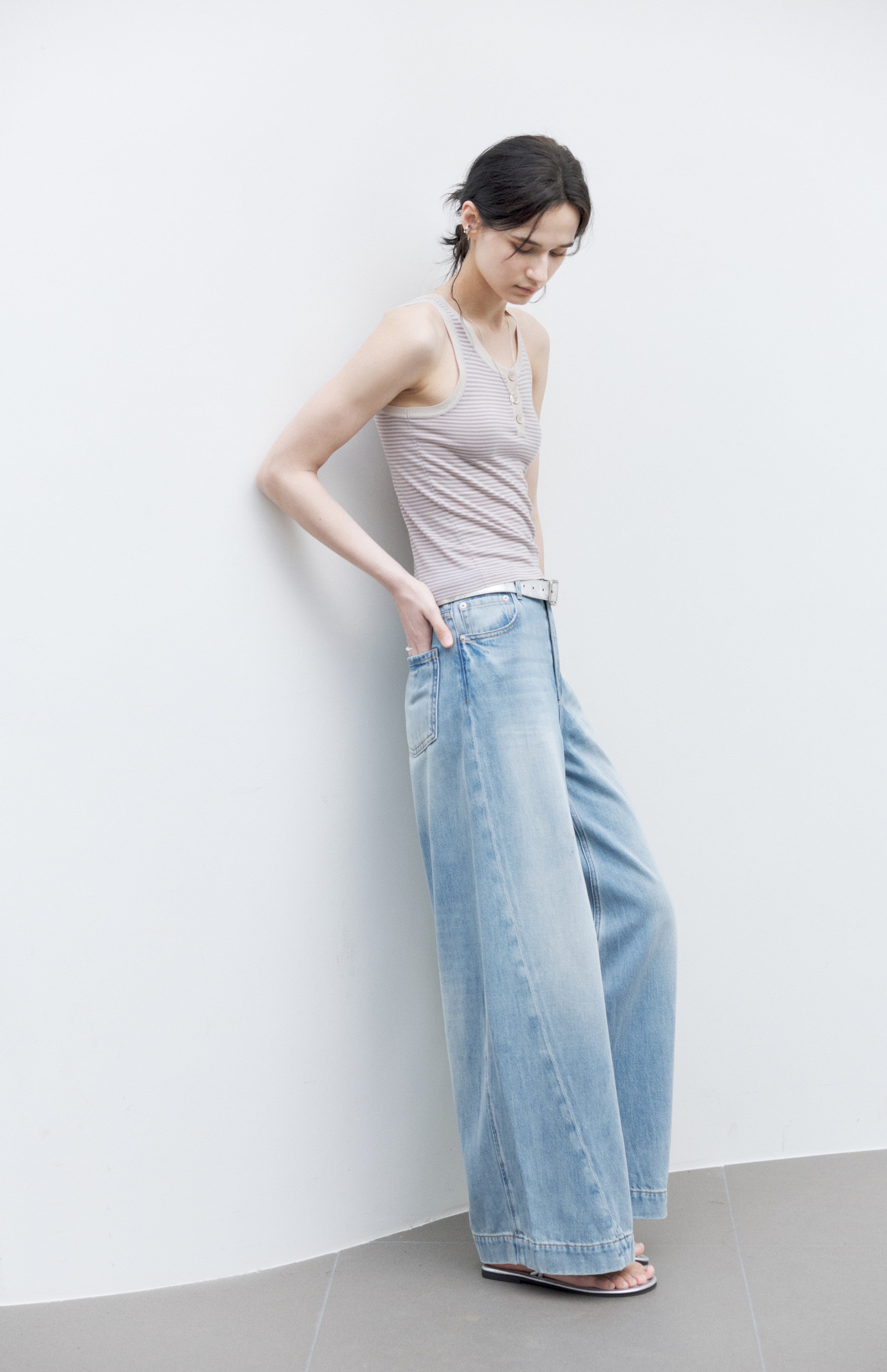 WASHED BLUE WIDE JEANS / 워시드 블루 와이드 청바지