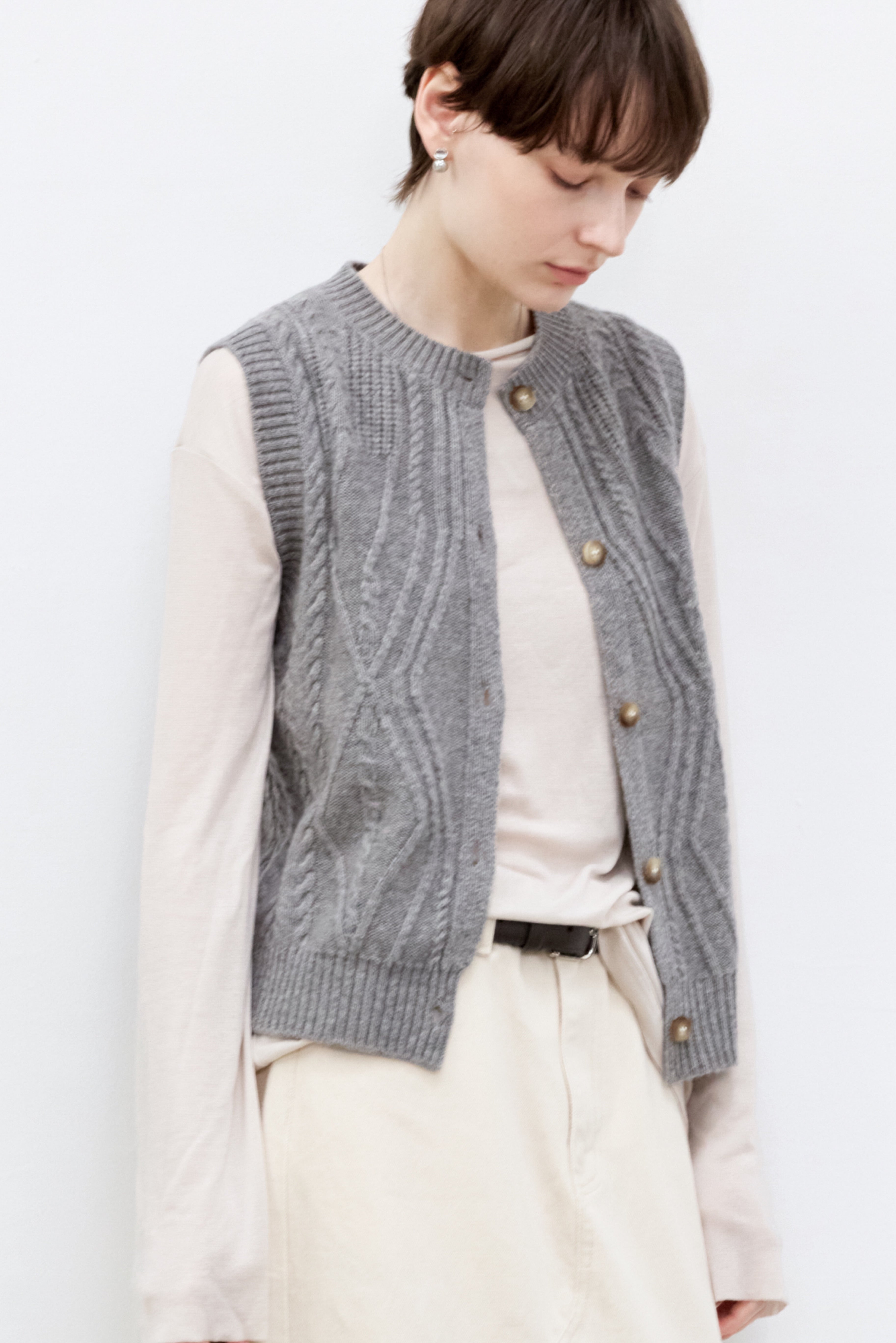 WOOL CABLE CARDIGAN VEST