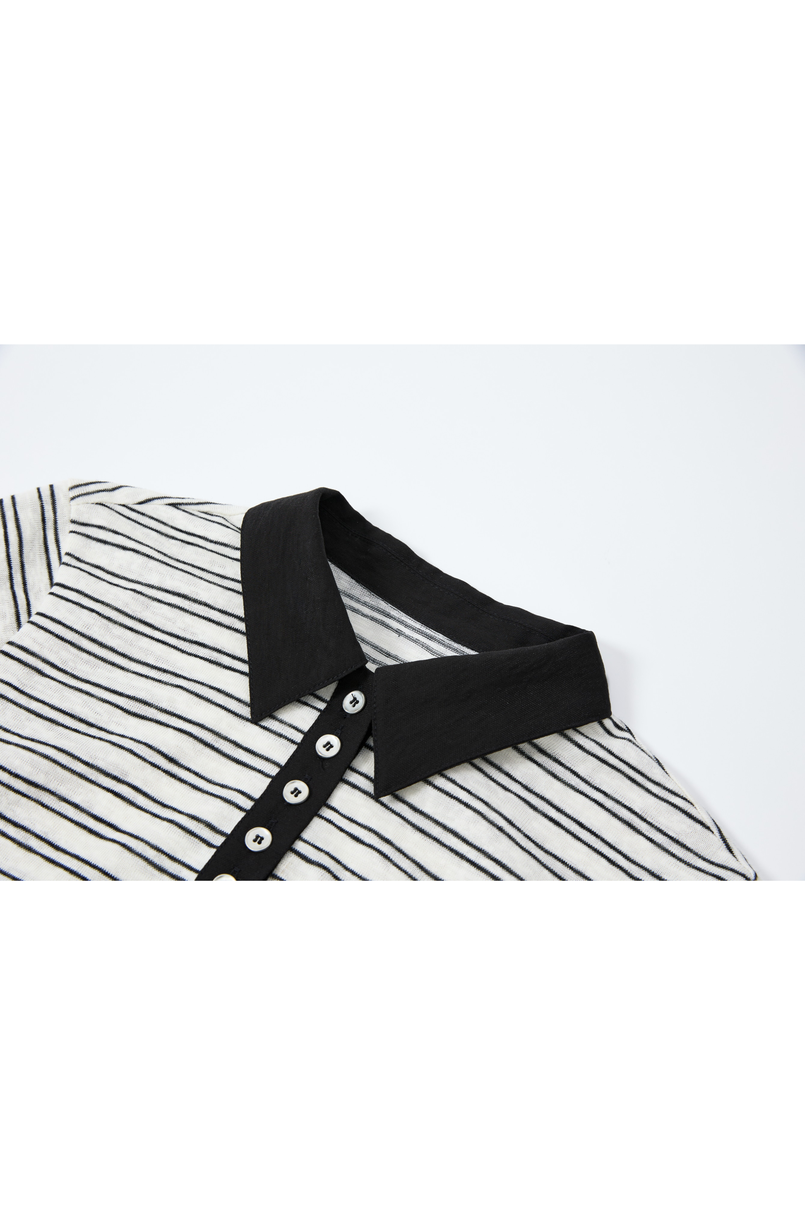 LINEAR BUTTON STRIPE TEE