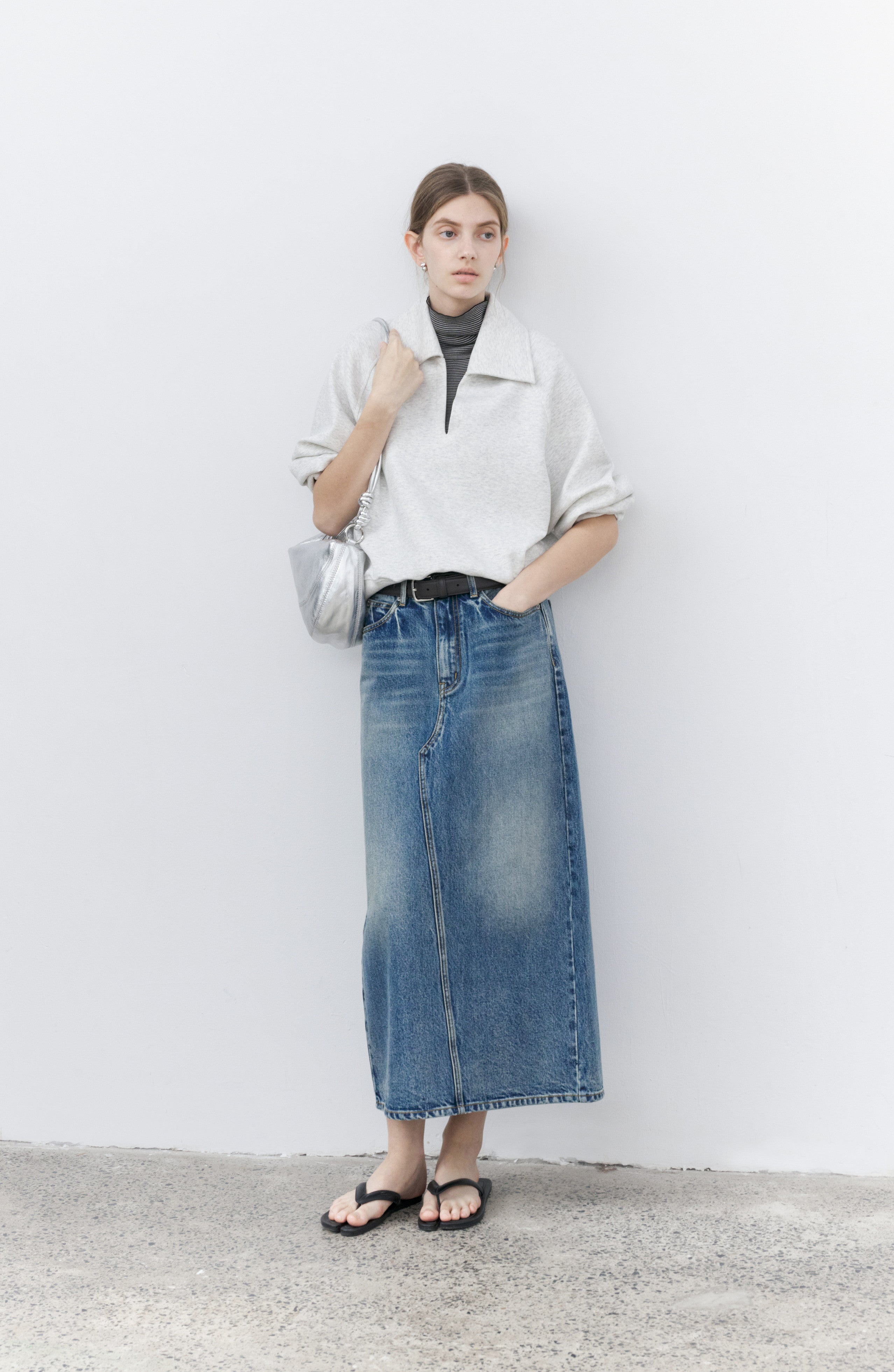BASIC SLIT DENIM SKIRT