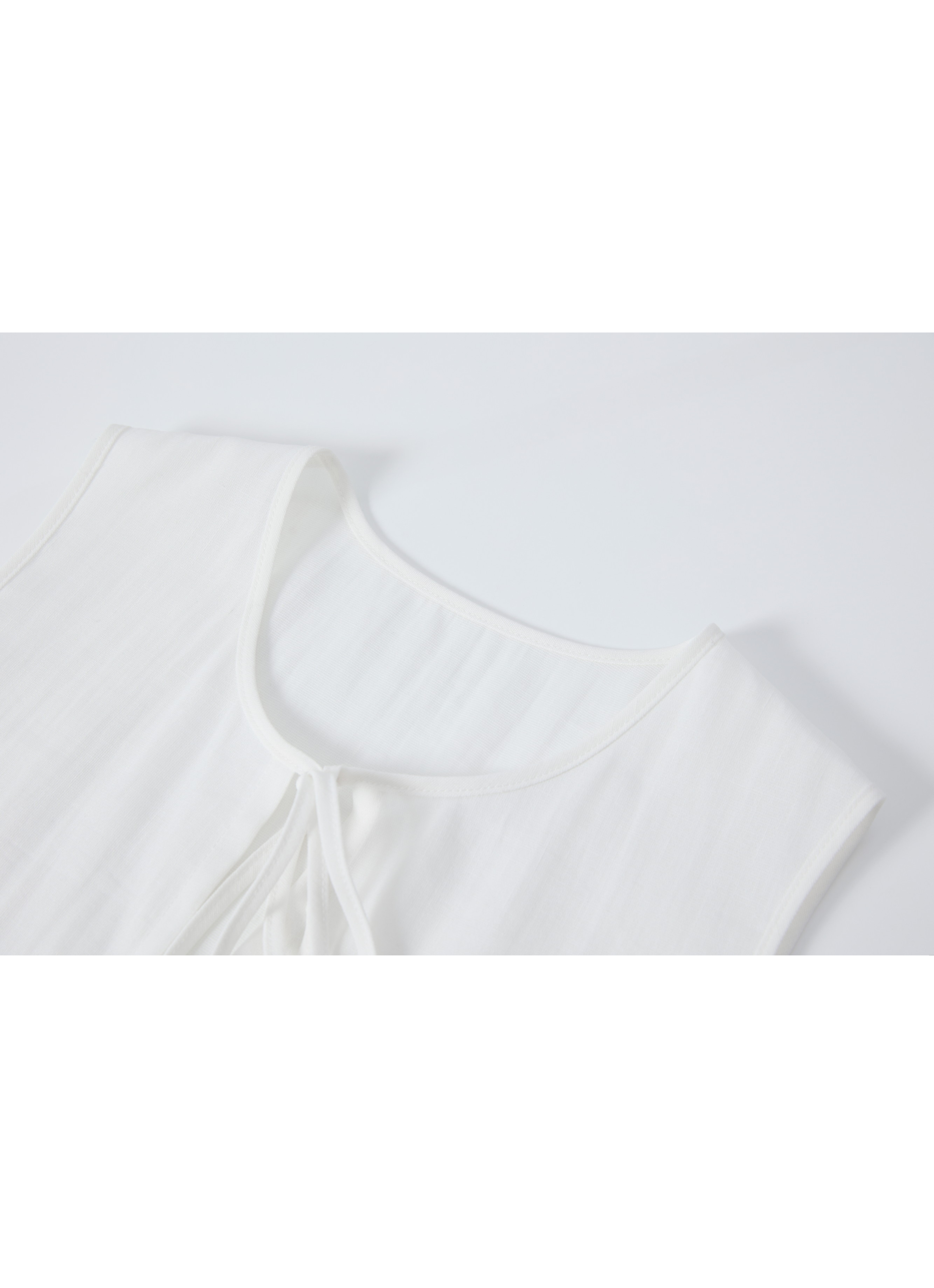 FRILL HEM TIE BLOUSE