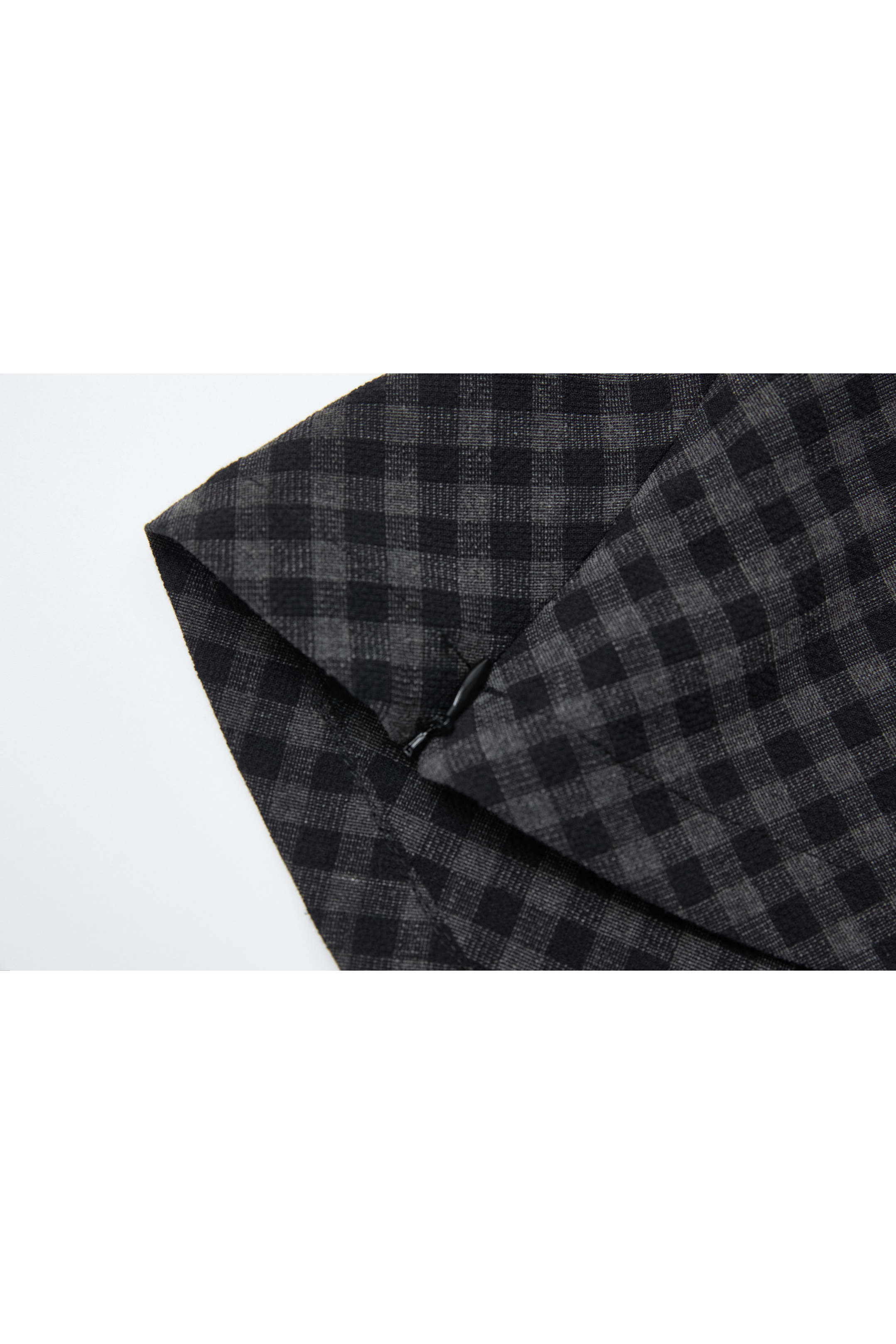 OFF TURTLE PLAID TOP