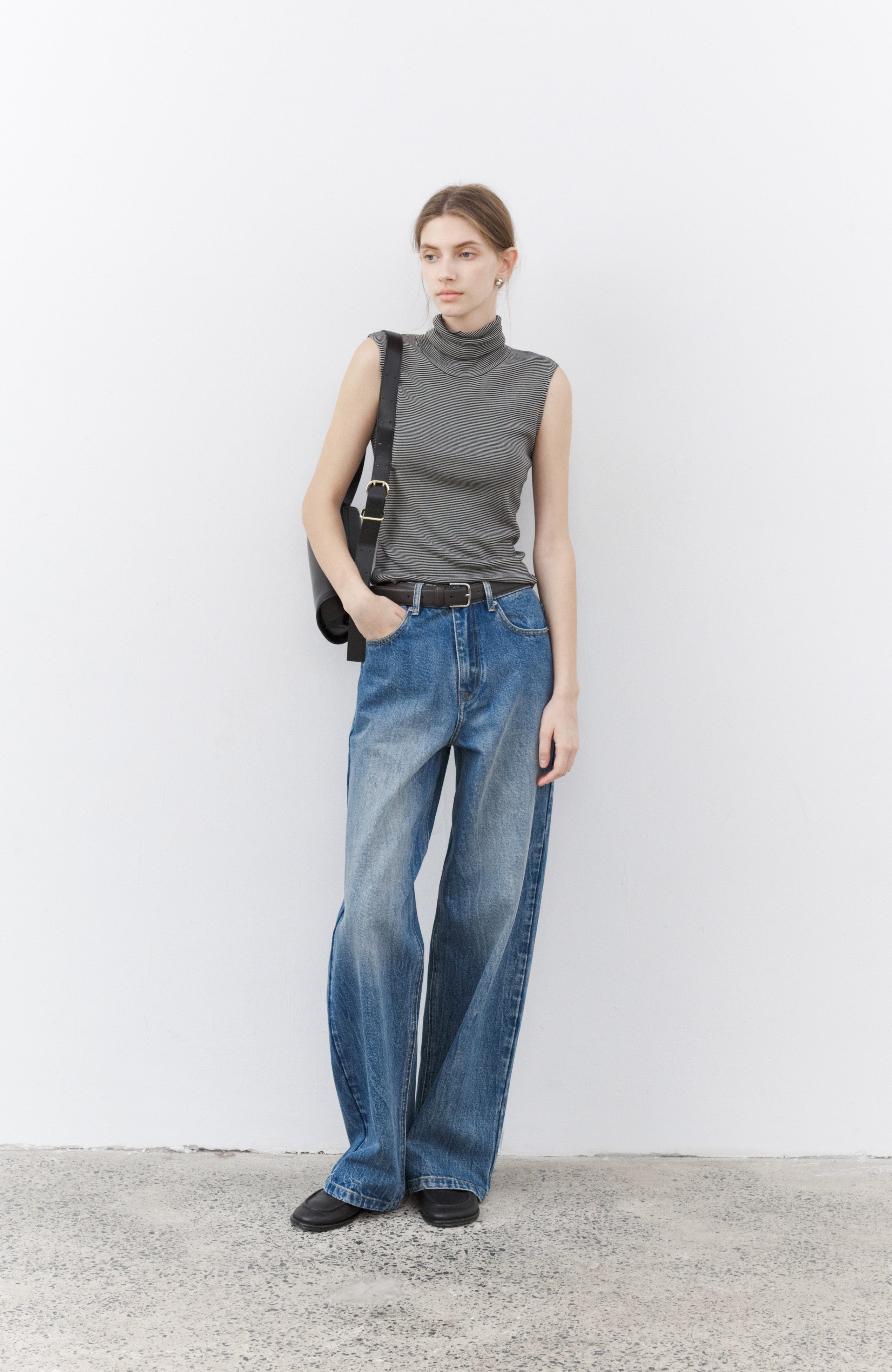 BASIC STRAIGHT JEANS