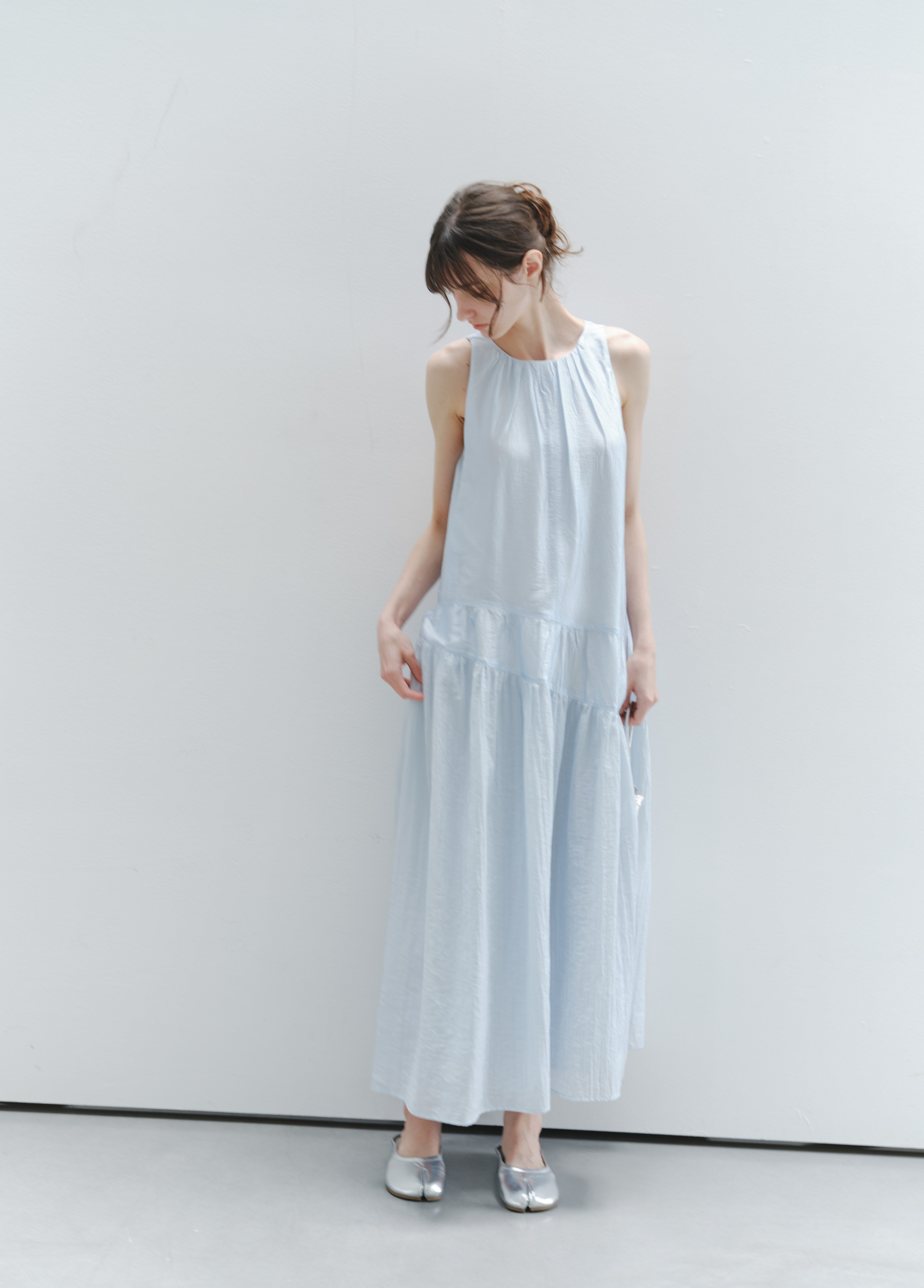 BACK RIBBON SMOOTH DRESS