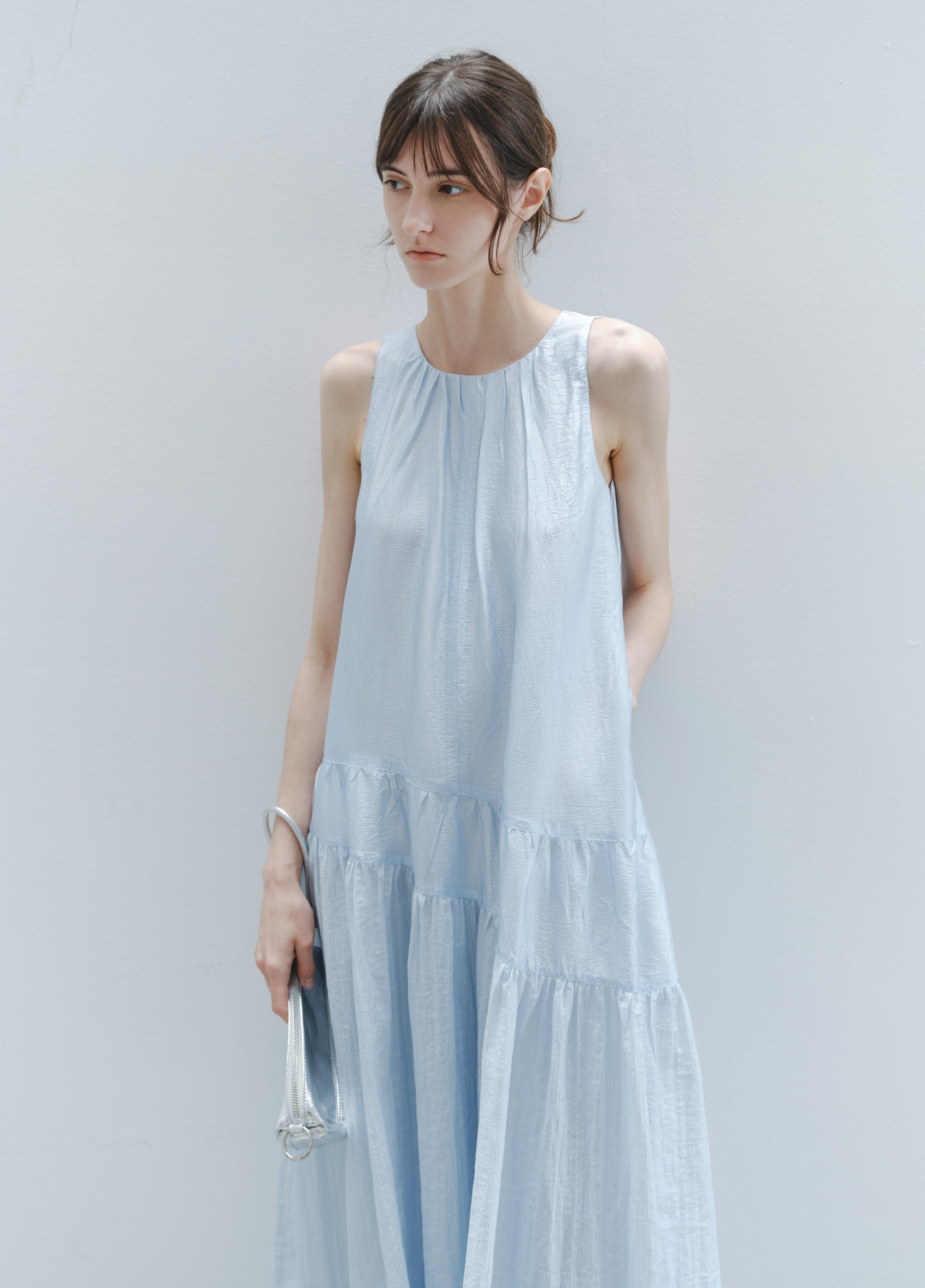 BACK RIBBON SMOOTH DRESS