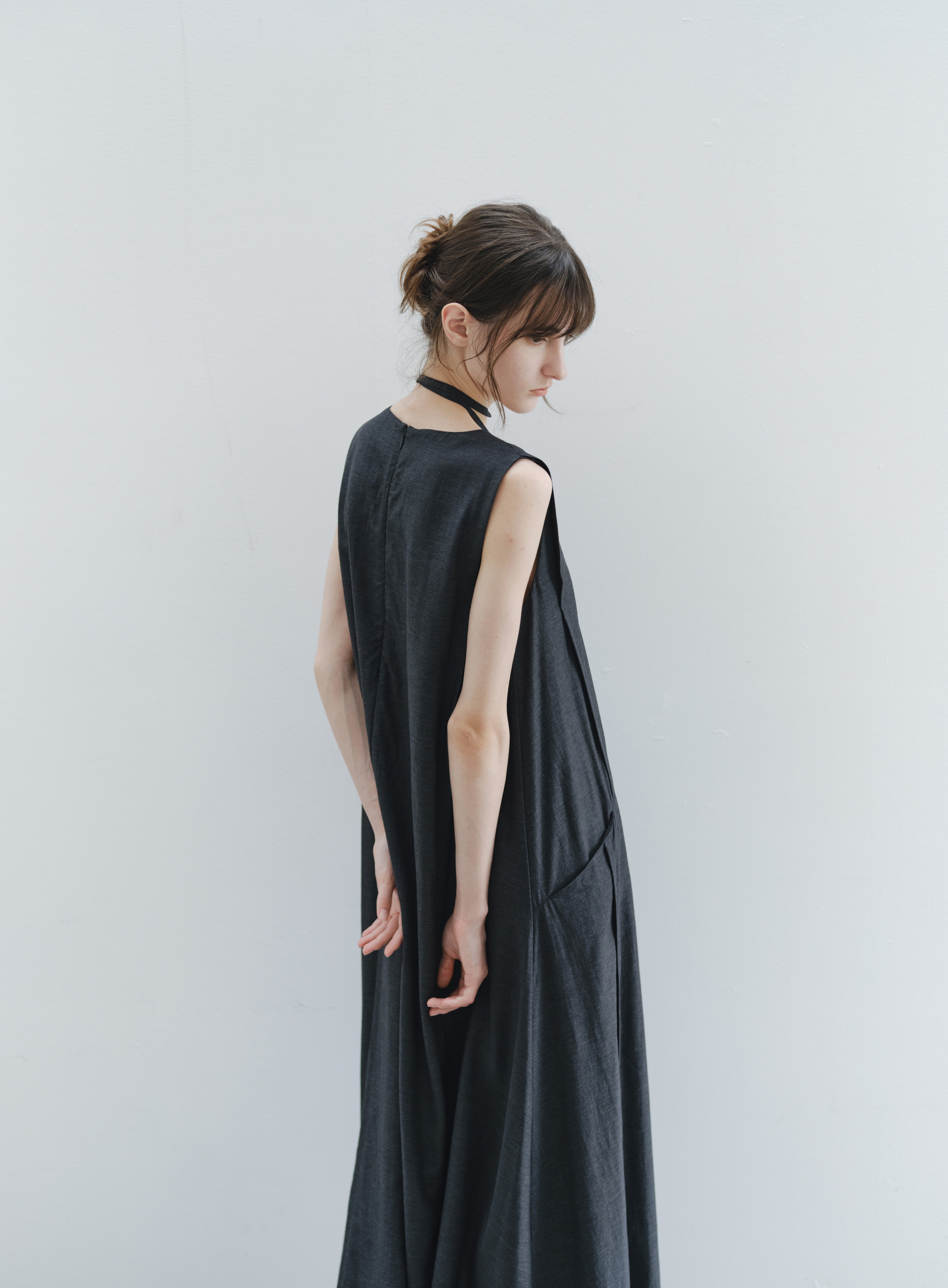 LIGHT TUCK MAXI DRESS / 라이트 터크 맥시 원피스