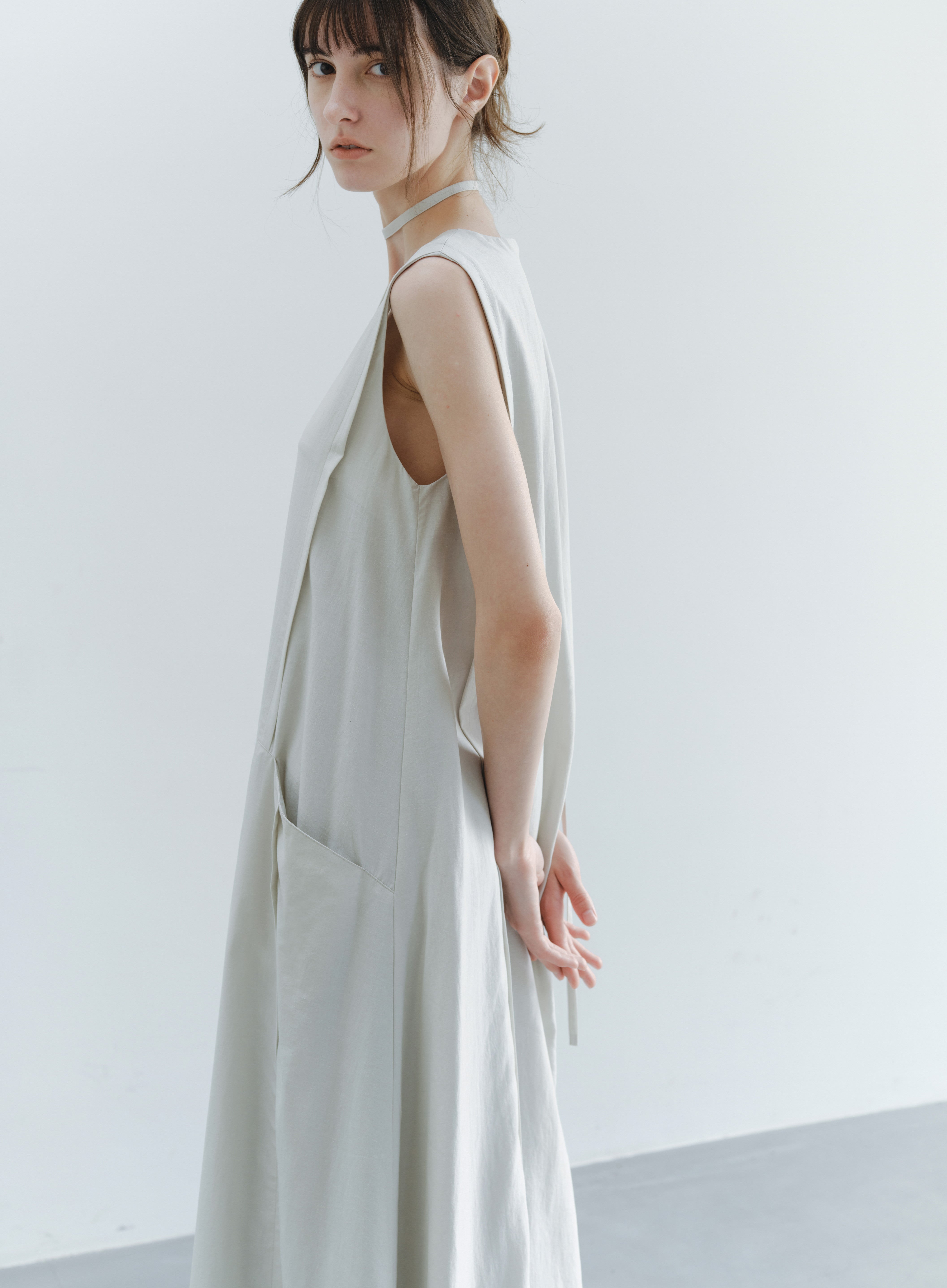 LIGHT TUCK MAXI DRESS / 라이트 터크 맥시 원피스