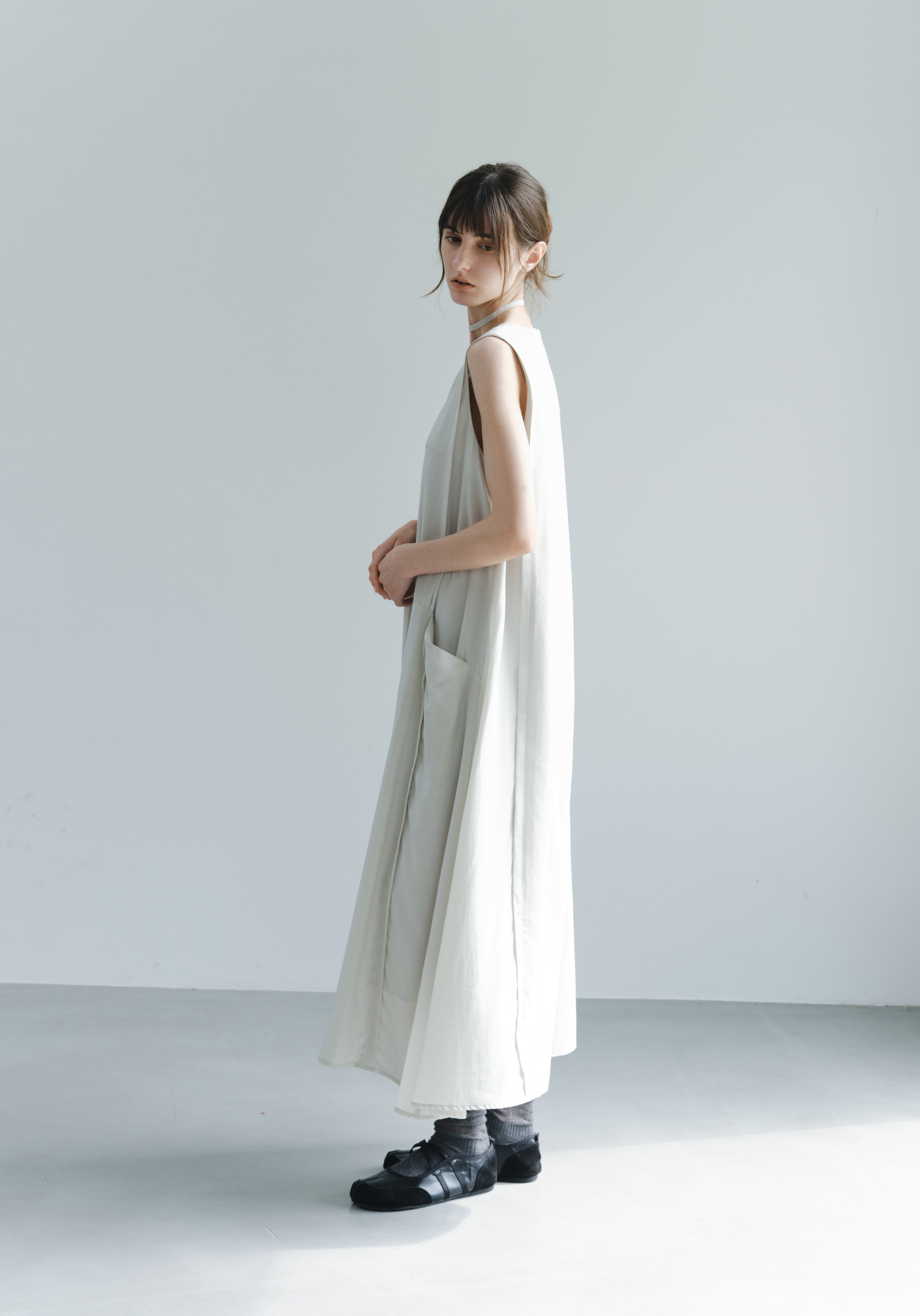 LIGHT TUCK MAXI DRESS / 라이트 터크 맥시 원피스