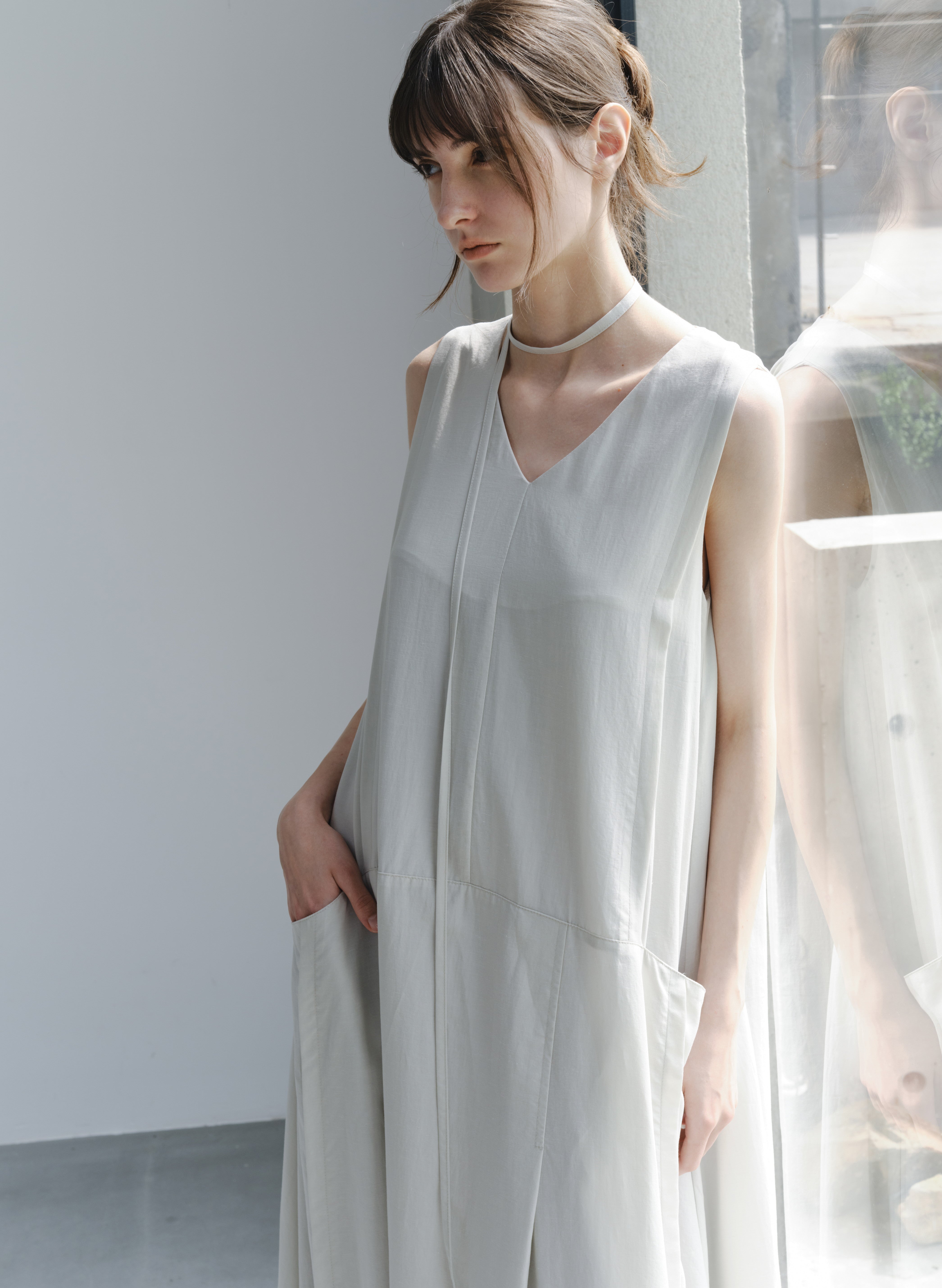 LIGHT TUCK MAXI DRESS / 라이트 터크 맥시 원피스
