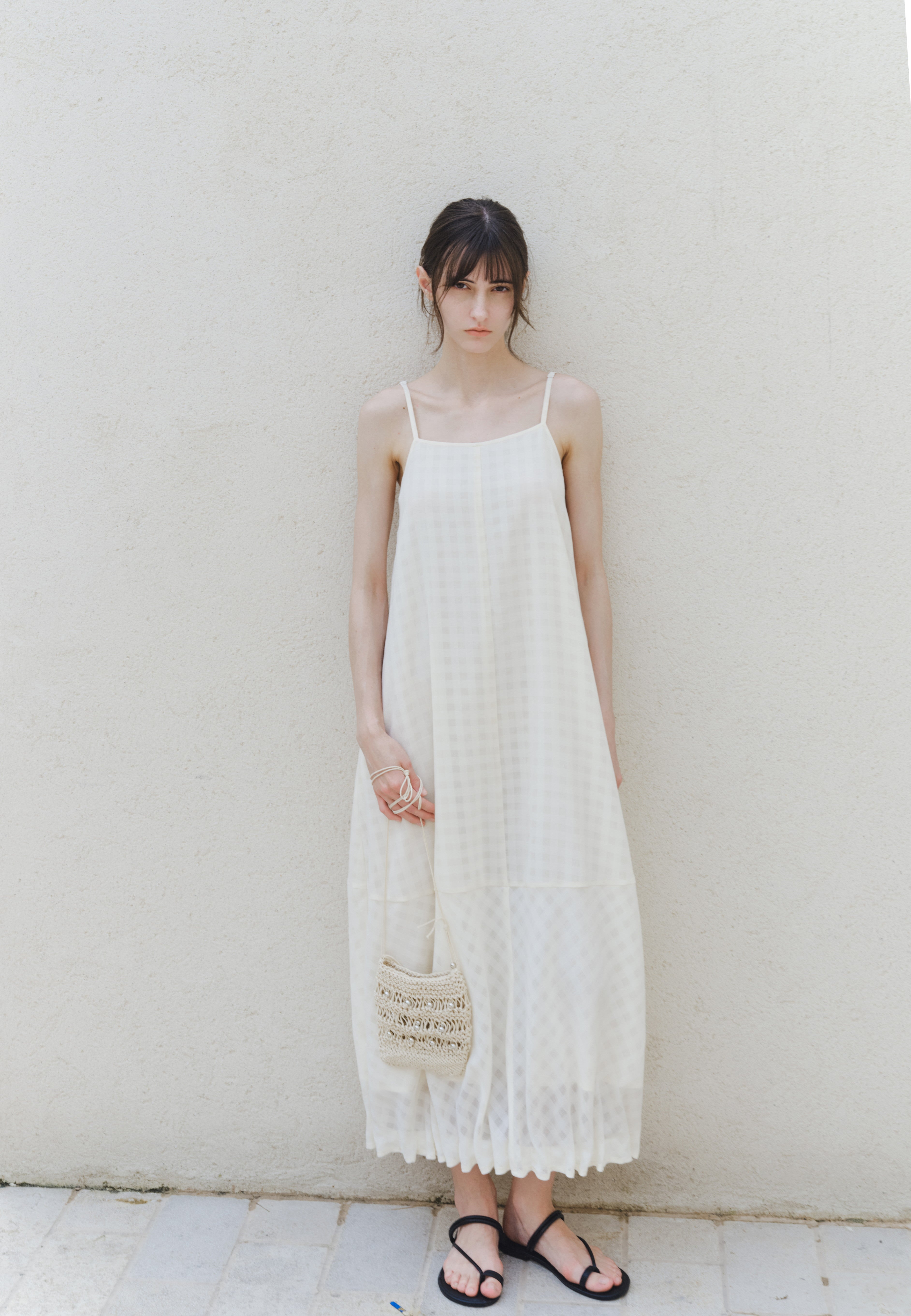 BALLOON GATHER CHECK DRESS / 벌룬 개더 체크 드레스
